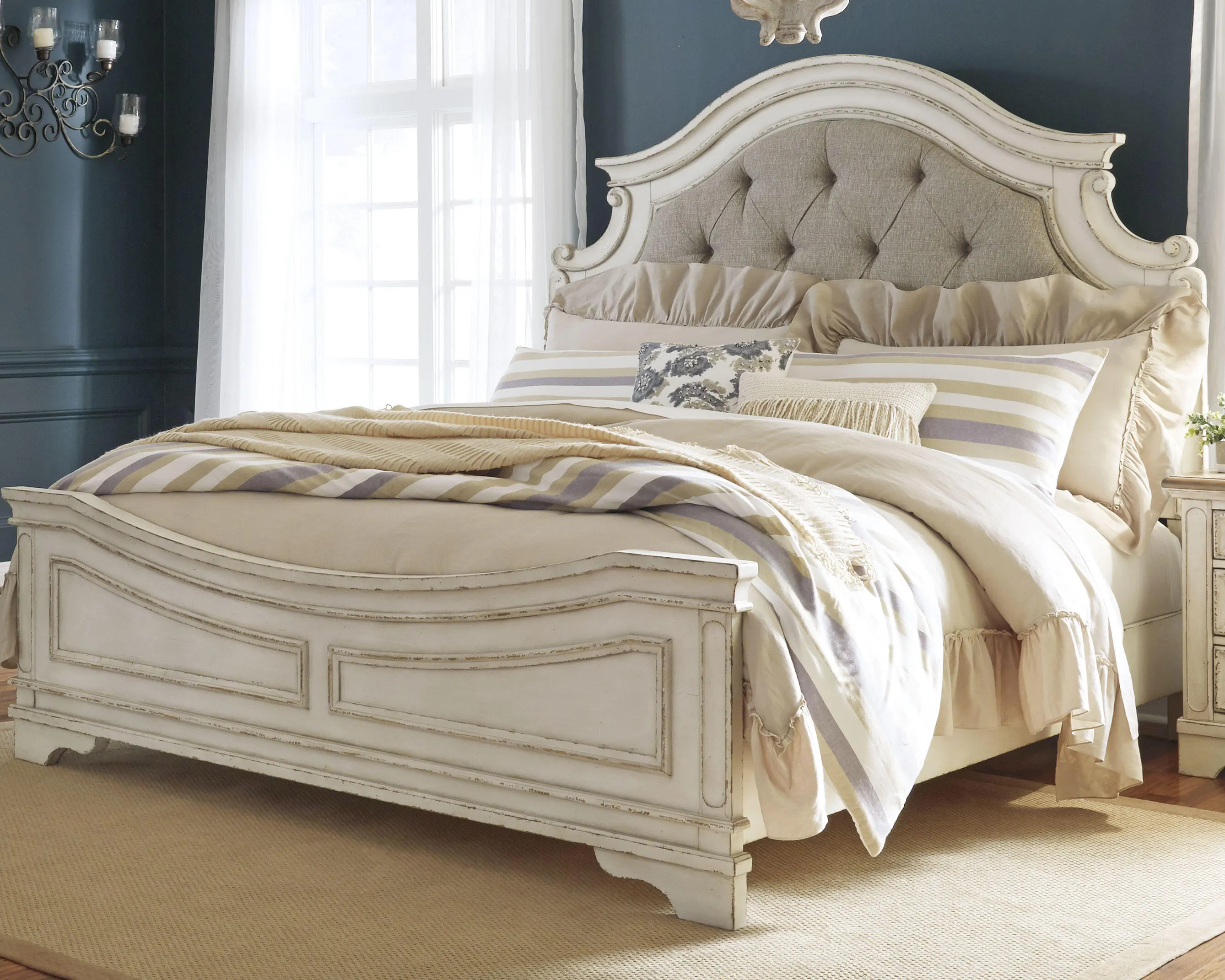 Realyn Queen Upholstered Panel Bed | Ashley | Ashley