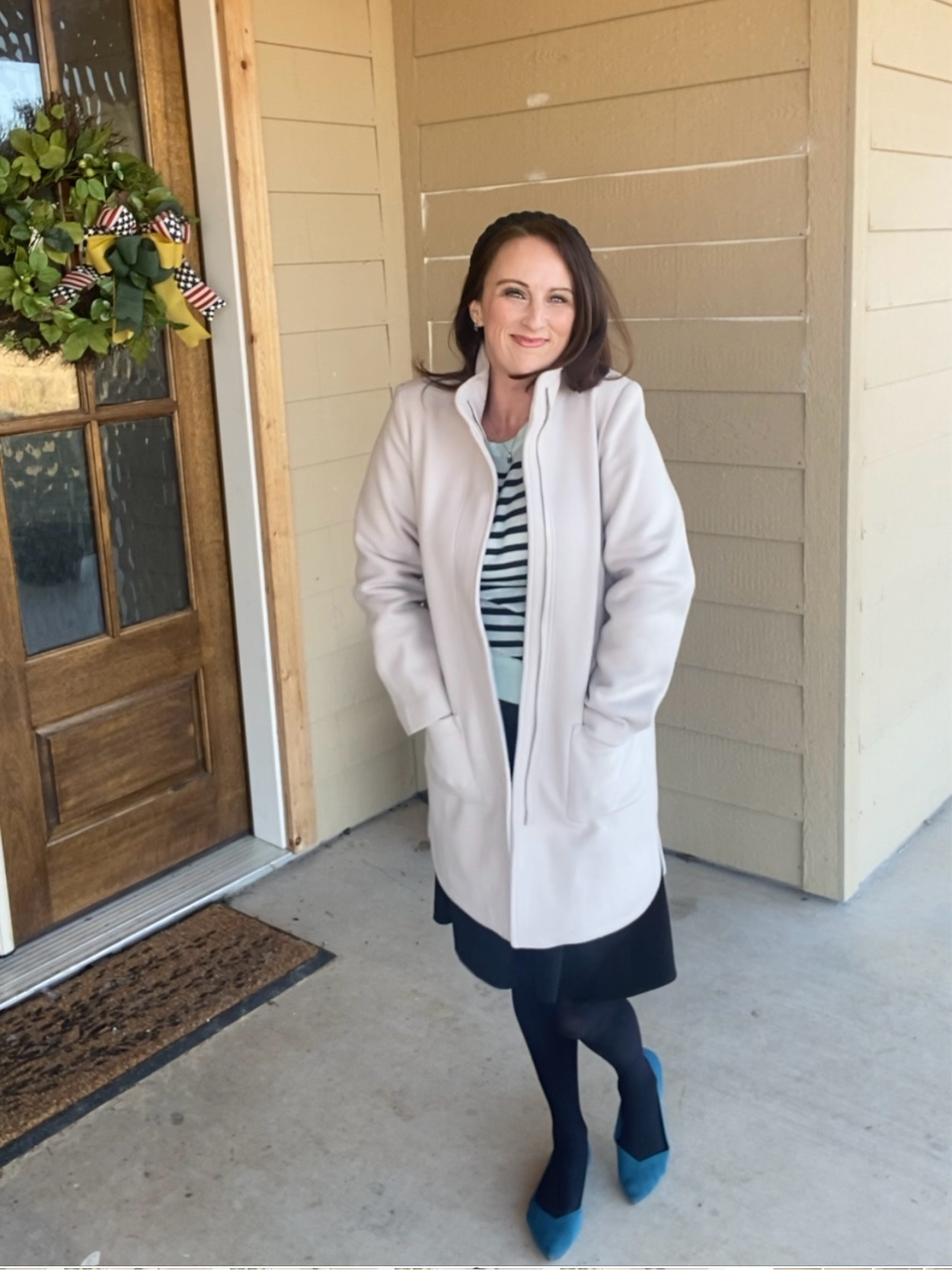 What’s more elegant than a winter white coat? 

Preppy style 
Elegant style 
Feminine coats 
How to style a white coat 

#LTKSeasonal #LTKOver40 #LTKStyleTip