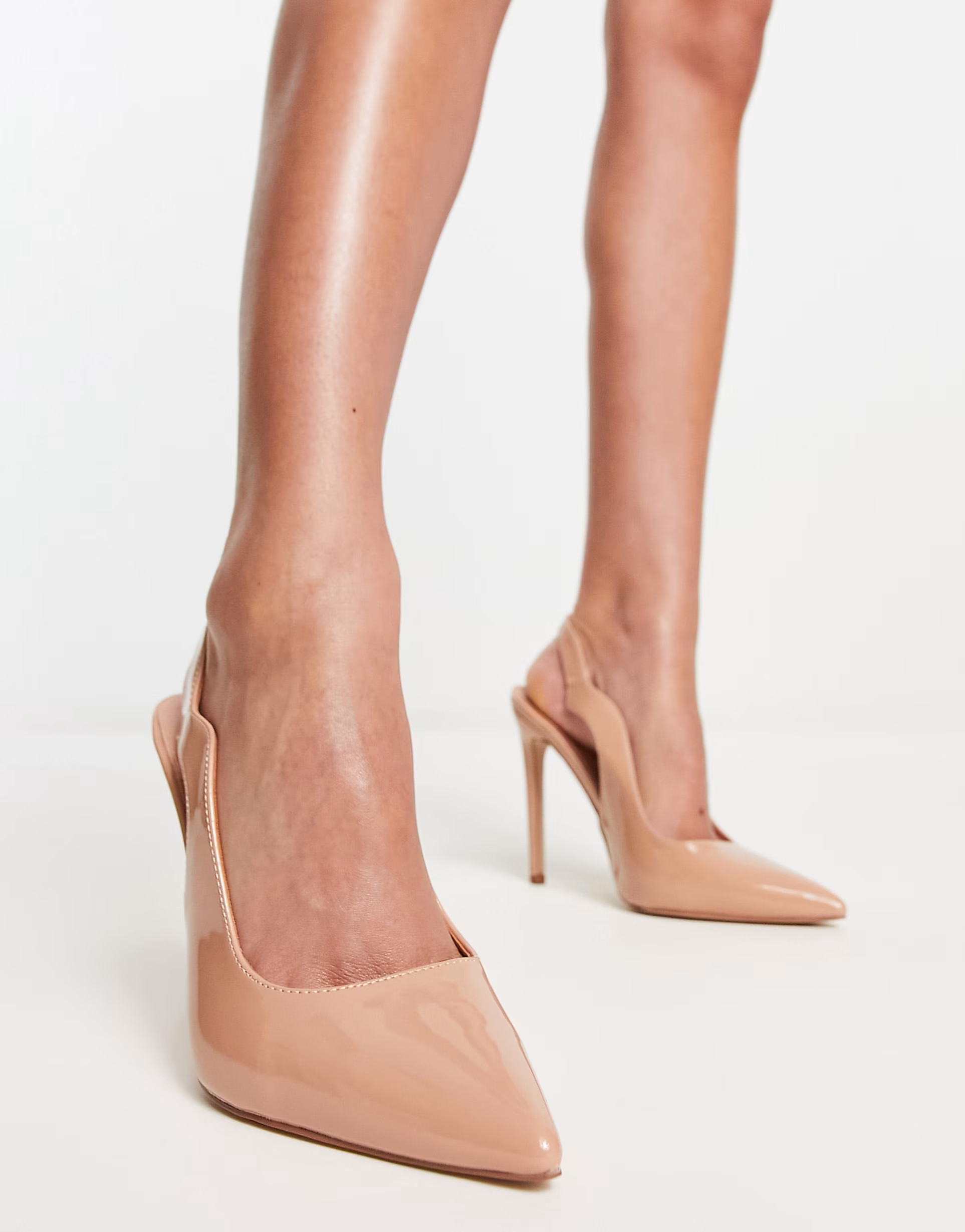 Simmi London Wide Fit Corale heeled slingbacks in beige patent | ASOS (Global)