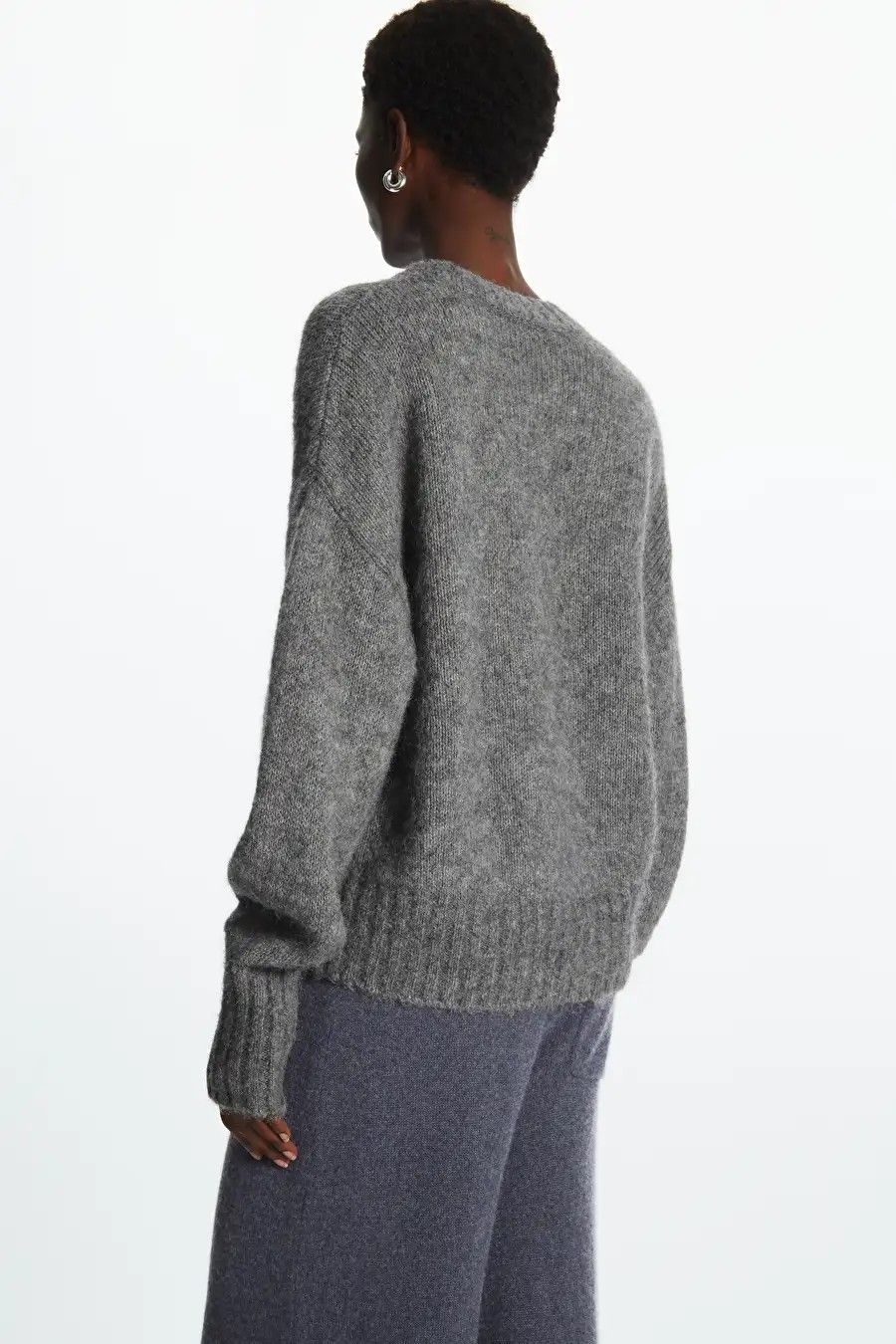 LOOSE-FIT CROPPED JUMPER - GREY - COS | COS UK