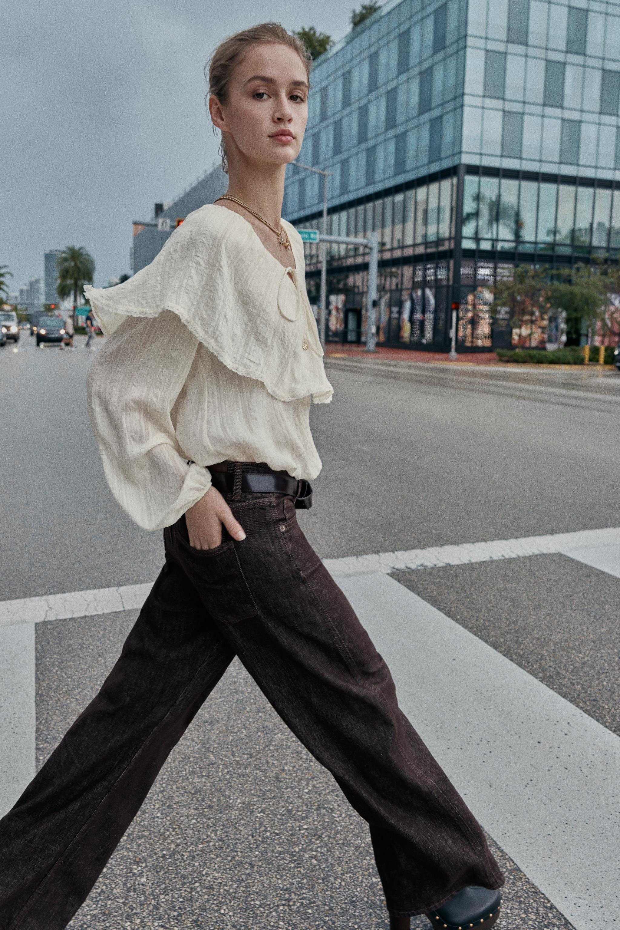 Z1975 LOOSE STRAIGHT LEG MID-RISE JEANS | Zara US