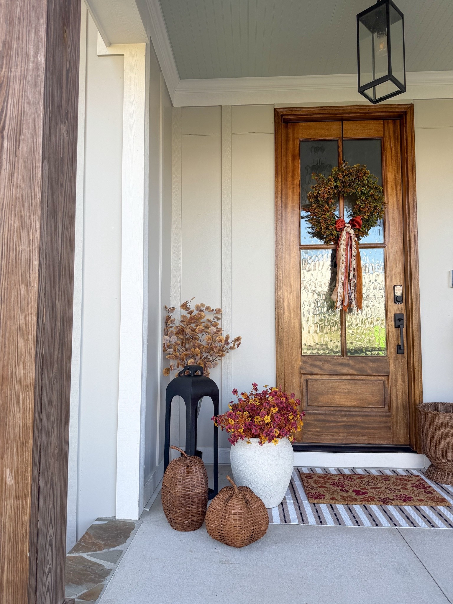 Fall front porch loading!

Fall front porch, fall finds, fall mat, fall wreath, fall porch, porch decor

#LTKmomlife #LTKHome #LTKSeasonal