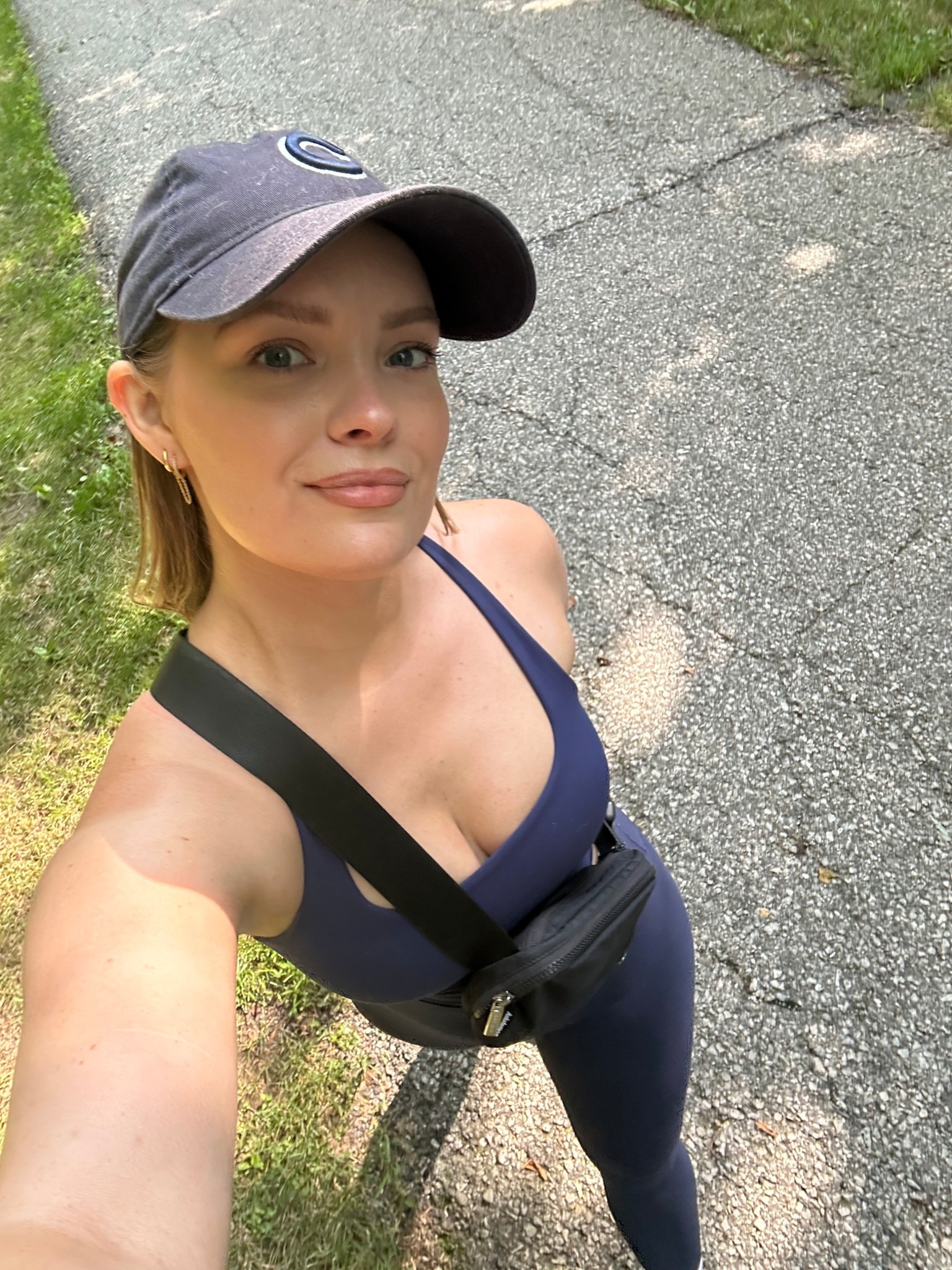 Workout ootd 💙 Tank & leggings size M

Use briannafox for 10% off Miranda Frye jewelry ✨

#LTKPetite #LTKFindsUnder50 #LTKActive