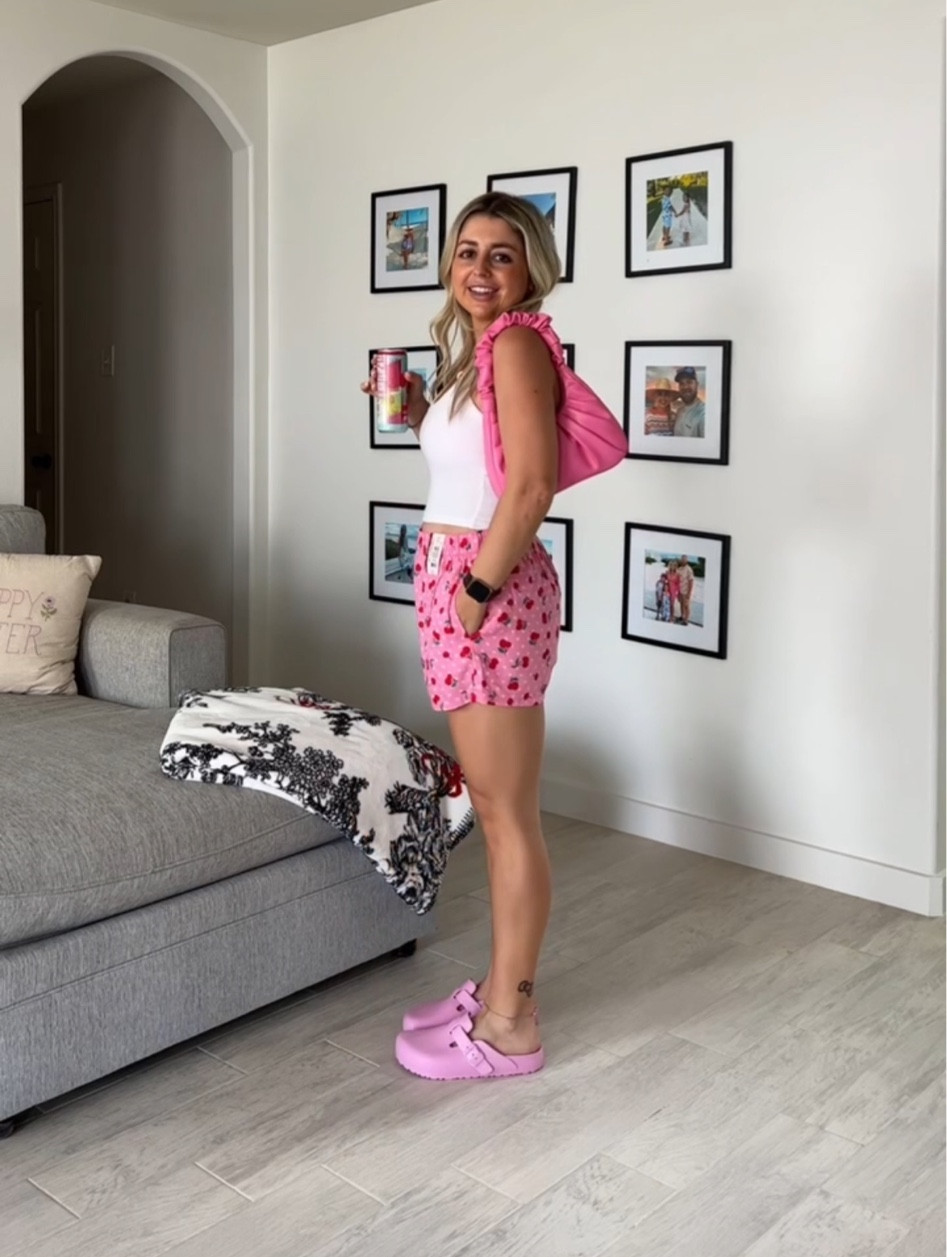 Top xs
Boxer shorts small
Pink Birkenstocks tts

#LTKfindsunder100 #LTKfindsunder50 #LTKshoecrush