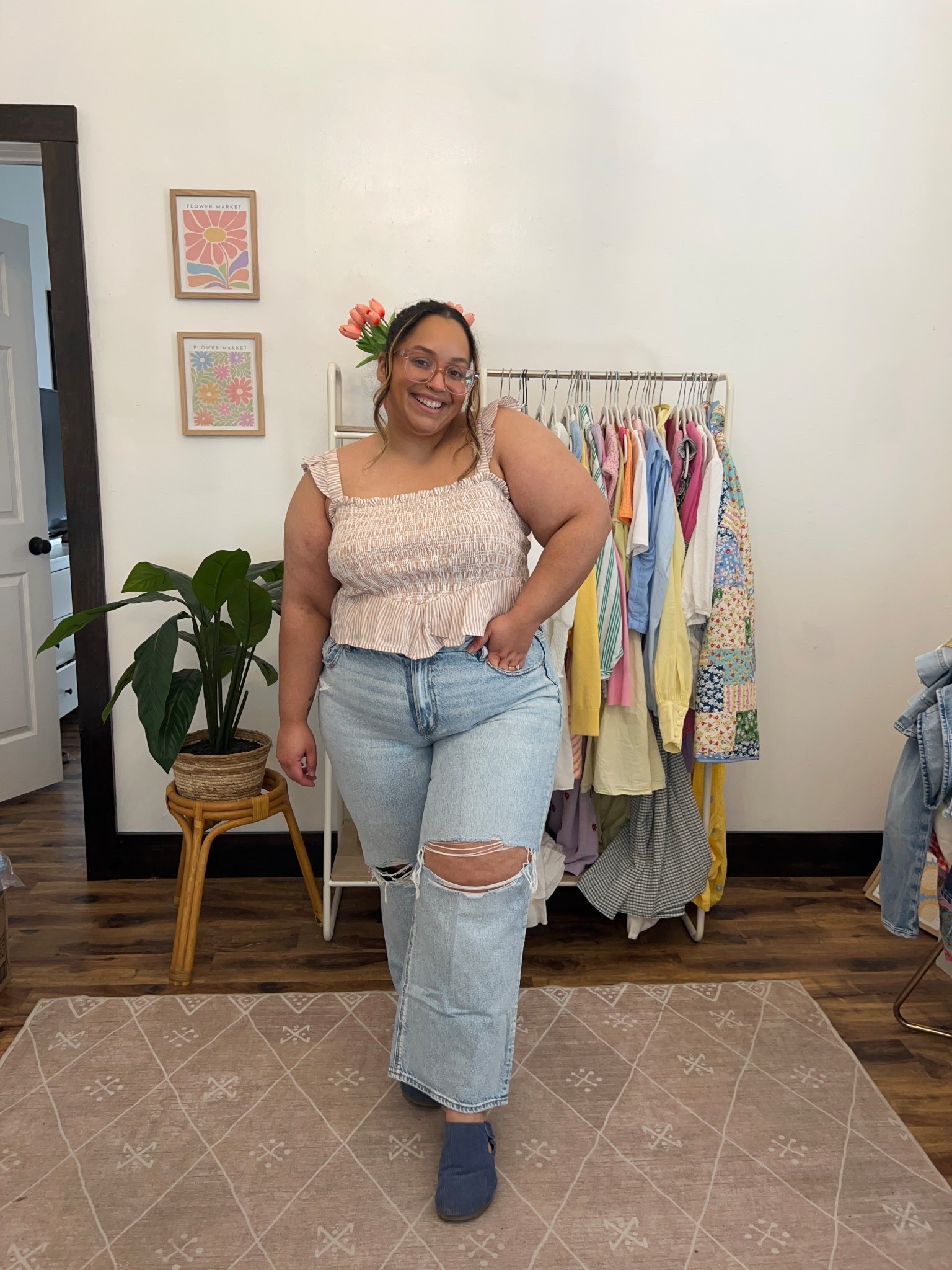 American Eagle jean haul 
Jeans - 18 short 
Top - XL 

#LTKMidsize #LTKPlusSize #LTKPetite