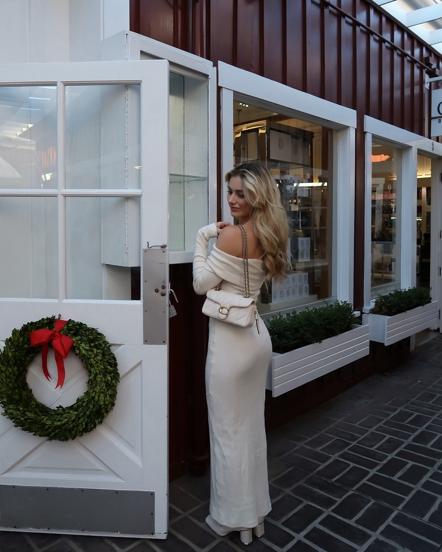 Ready for the holidays 🤭 

#sweaterdress #holidaydresses #winterdress