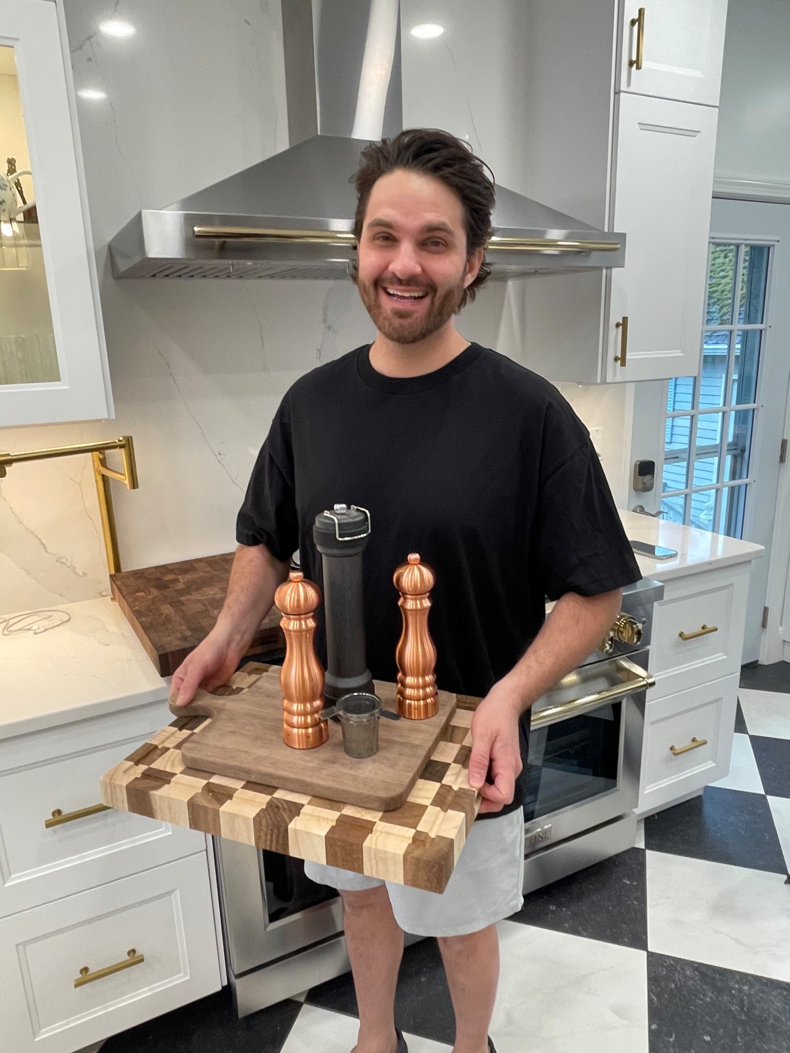 In the kitchen with Ben! Sharing a few of his must have kitchen favorites! #kitchen #cuttingboard 

#LTKHome #LTKMens