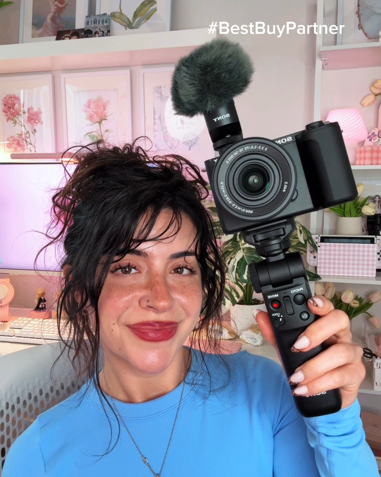 #BestBuyPartner The Sony ZV-E10 II from @BestBuy has honestly made creating feel easy and fun again. I love how it’s built with creators in mind, making shooting simple! The vertical UI, Product Showcase Mode, one-touch defocus, and Eye AF all make filming smooth and focused. I also get creative looks without needing extra editing, plus the option to livestream and share right away. And being able to switch lenses helps me get the exact shot I’m going for.

Take your content to the next level with The Sony ZV-E10 II Content Creators’ Camera & get yours now at Best Buy! #Sonyalpha #SonyZV #sonyZVE10II