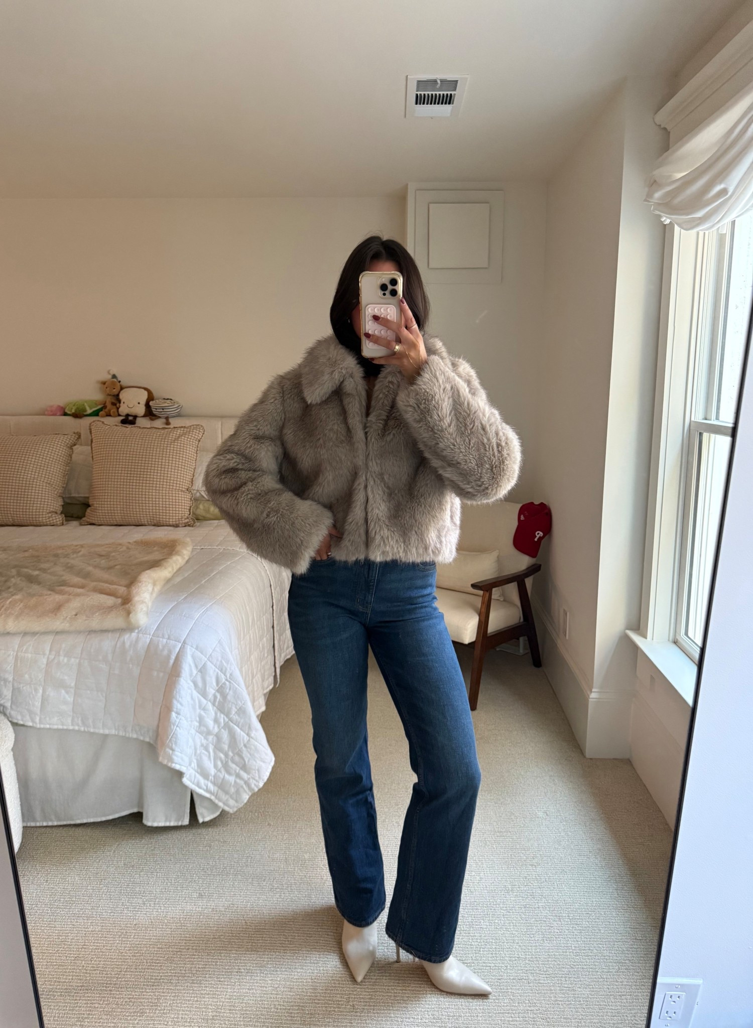 The softest faux-fur coat and the perfect bootcut denim. Wearing a size M in the coat!  @Aritzia #Ad #AritziaPartner