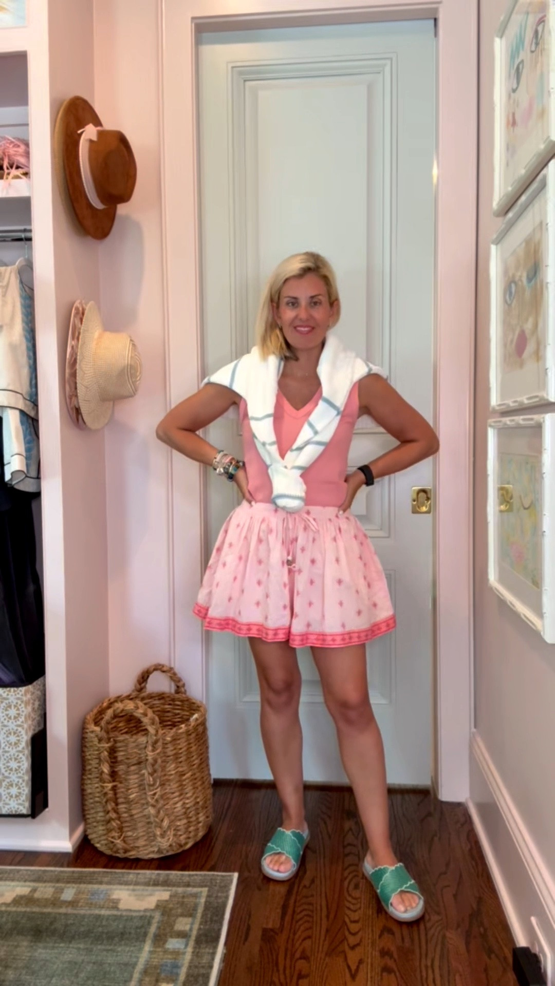 This is how I take an outfit and mix and match all the things in my closet!! Add some fun jewels and a pop color and off you go. ￼
Tank - medium petite (size up)
Skort - xs
Sweater - xs
Sandal - 8 tts
*code Catherine20 at Allie + Bess

#LTKdayinmylife #LTKootd #LTKmomlife