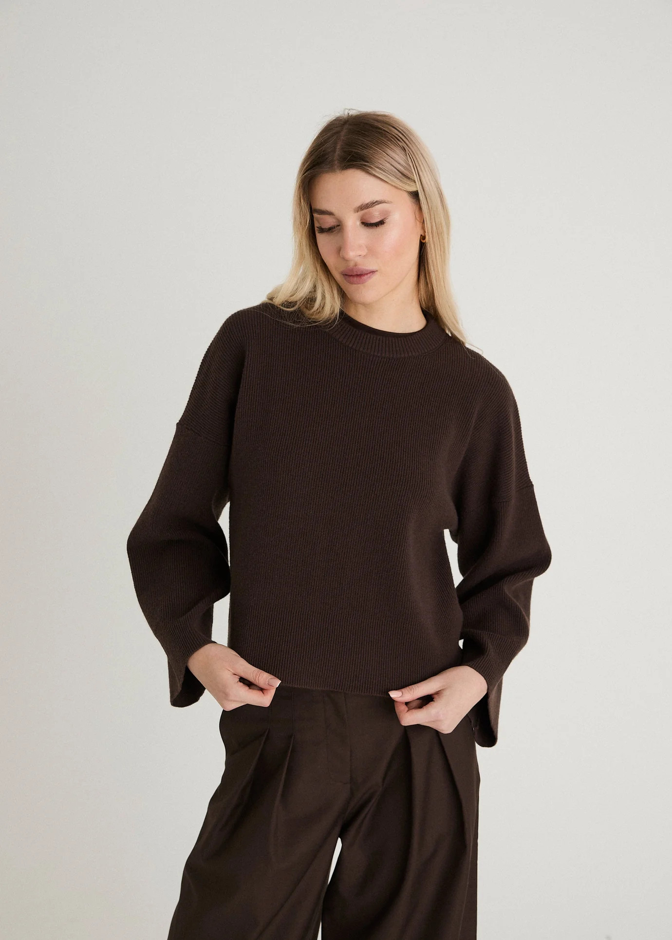 KNITTED ROUND NECK JUMPER - BROWN | WAT The Brand