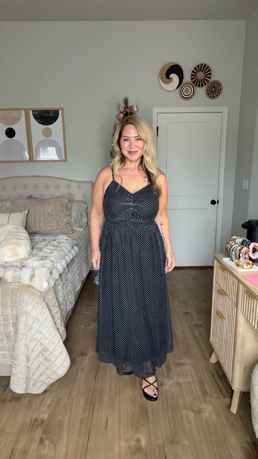 Size large. Sandals tts and wide width 