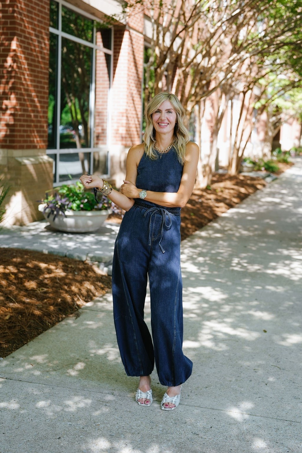 OOTD ✨ A denim jumpsuit moment + woven kitten-heel sandals. Easy, polished, and completely my style — all from my own closet. Linked the closest versions I could find. Everything shoppable below! 👇
#LTKdayinmylife #LTKootd #LTKover40