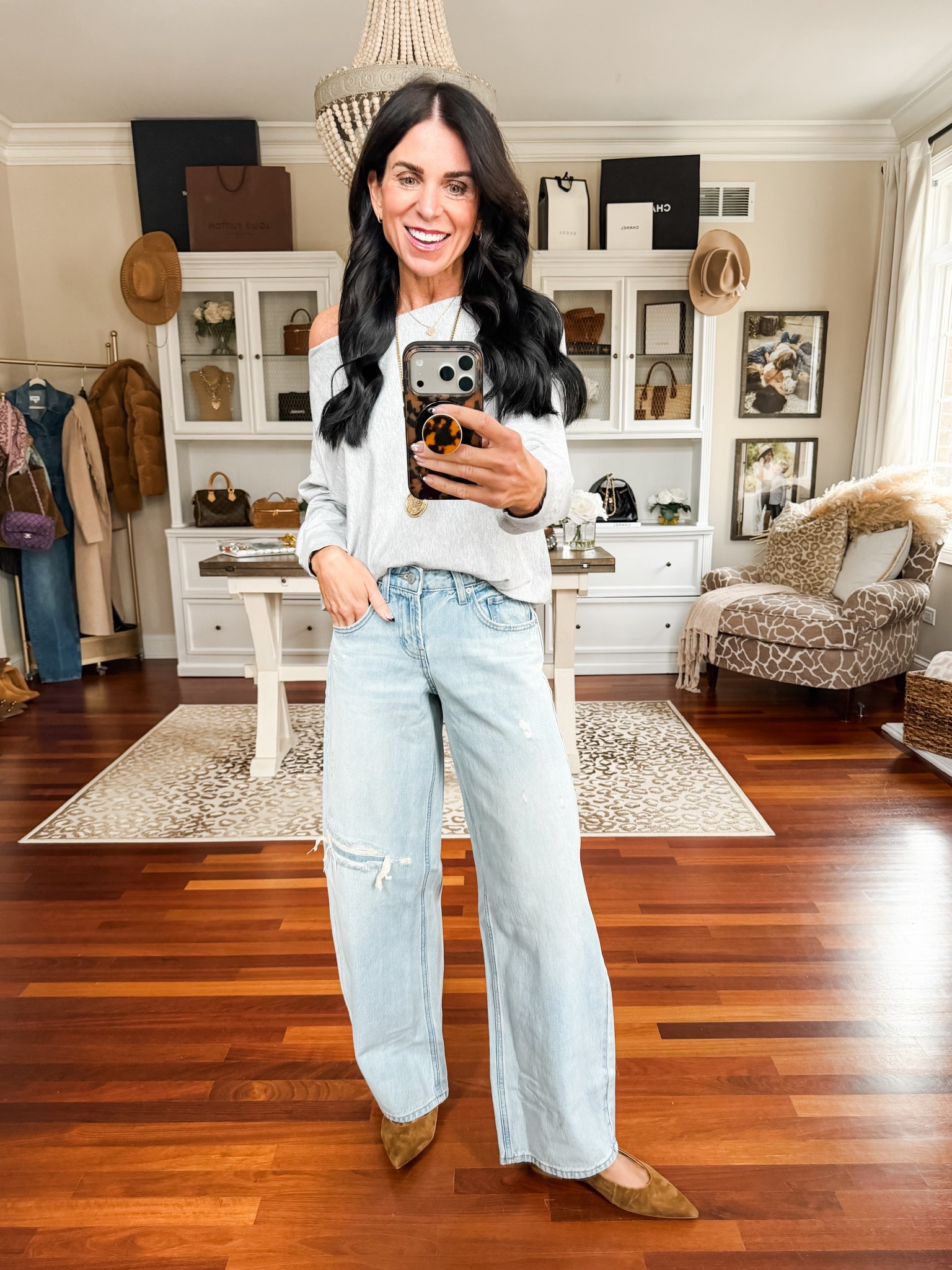 Wearing a 0 in the barrel jeans they run big 

#LTKOver40 #LTKmomlife #LTKootd