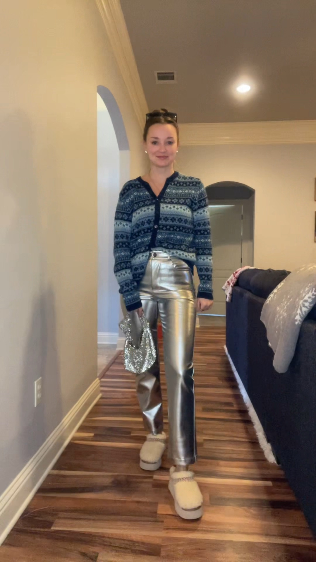 ❄️Who doesn’t love a silver pant???❄️These are 7forallmankind but very similar to the A&F ones. Sweater was thrifted and bag is from #tjmaxx but tagged from Poshmark 🎄🙌🏼🎁

#LTKshoecrush #LTKstyletip #LTKfindsunder100