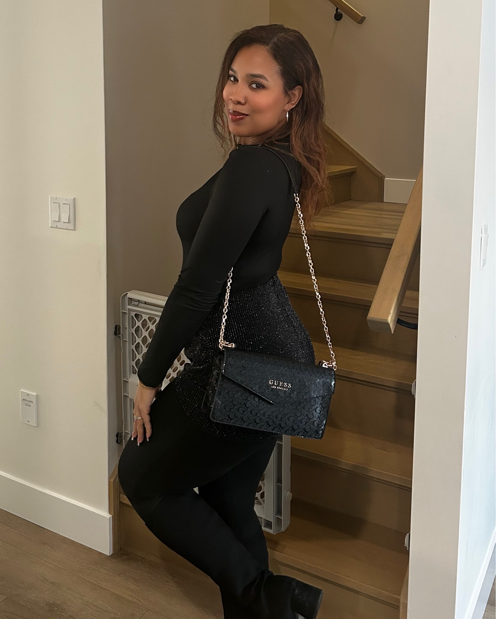 Simple Black Dinner outfit 
Bodysuit: Shein
Sequin Shorts: SHEIN
Purse: Guess 
Boots: Steve Madden 



#LTKgrwm #LTKootd