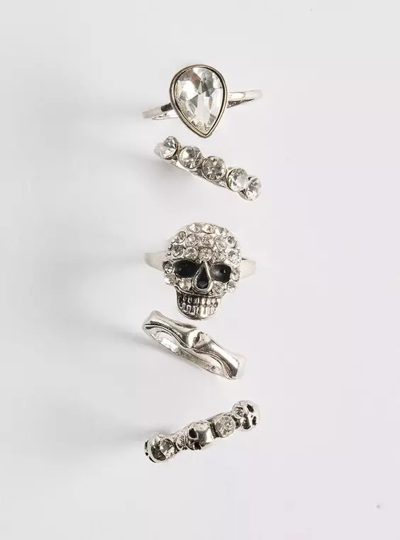 Skull Ring Set in Silver | Torrid (US & Canada)