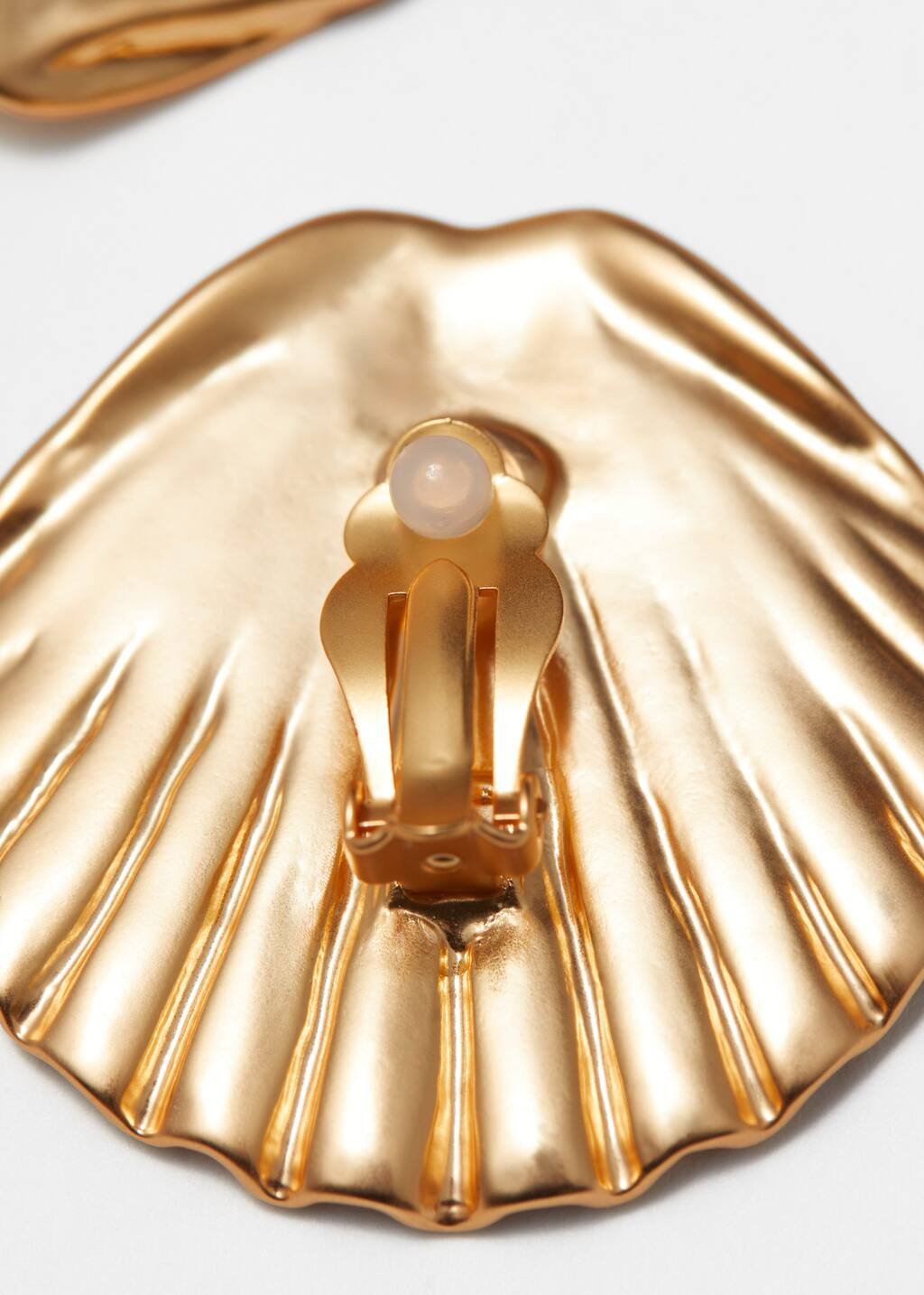 Seashell-Shaped Clip Earrings | & Other Stories - US