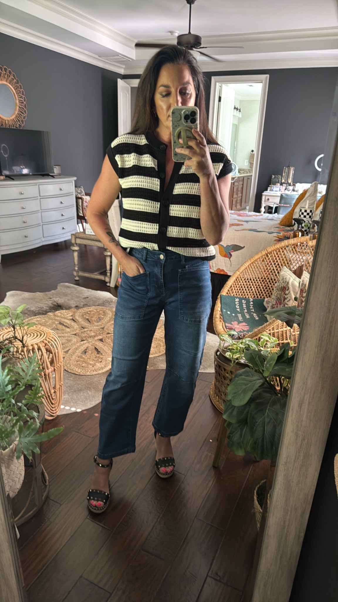 Cutest barrel jeans 

#LTKOver40 #LTKautumn #LTKFindsUnder50
