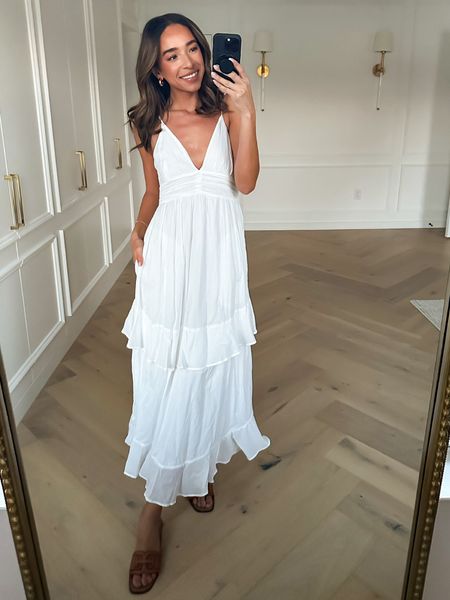 Abercrombie code AFNENA for 15% OFF! Wearing size xs in maxi dress 


Event dress 
Bridal dress
Wedding guest outfit 
Spring dress  
Vacation outfit
White dress
Bridal outfitt

#LTKfindsunder100 #LTKwedding #LTKstyletip