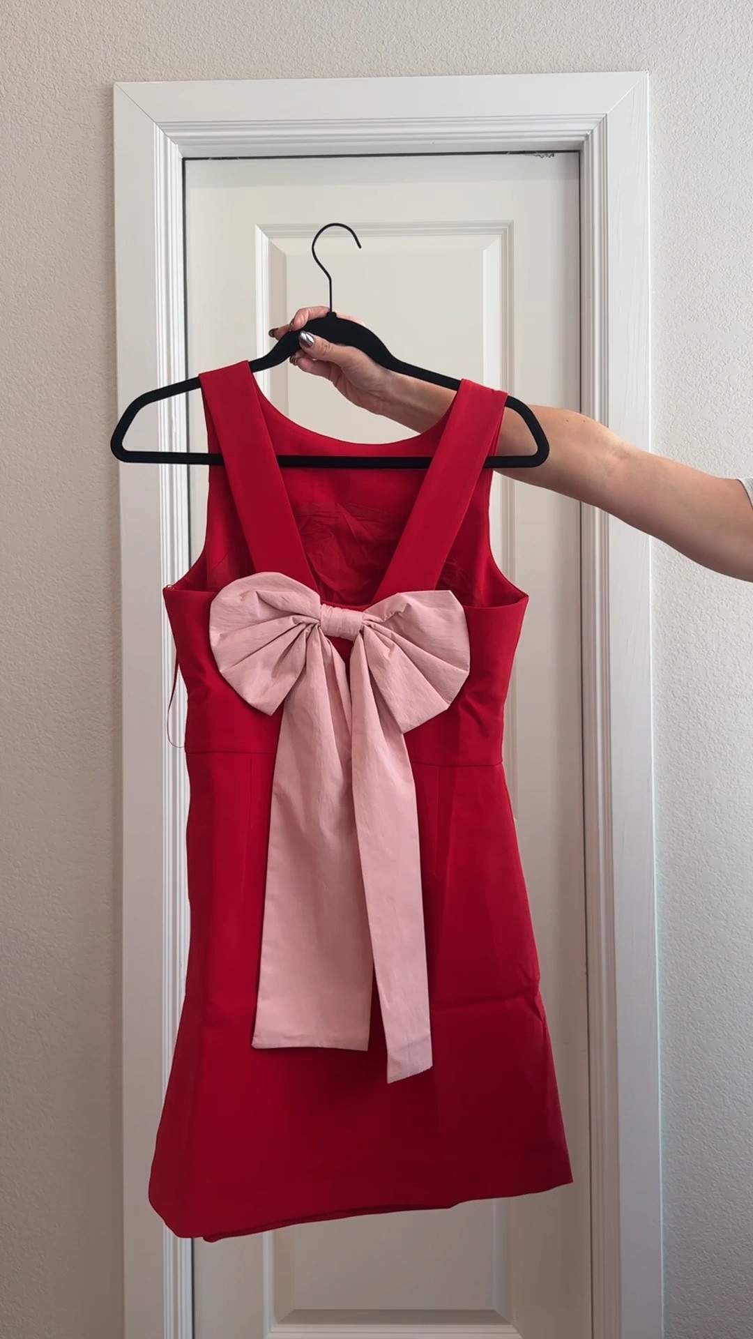 The best holiday looks from Avara AND they’re on sale today!! 
Buy one get one 50% off now. 
No exclusions apply. 