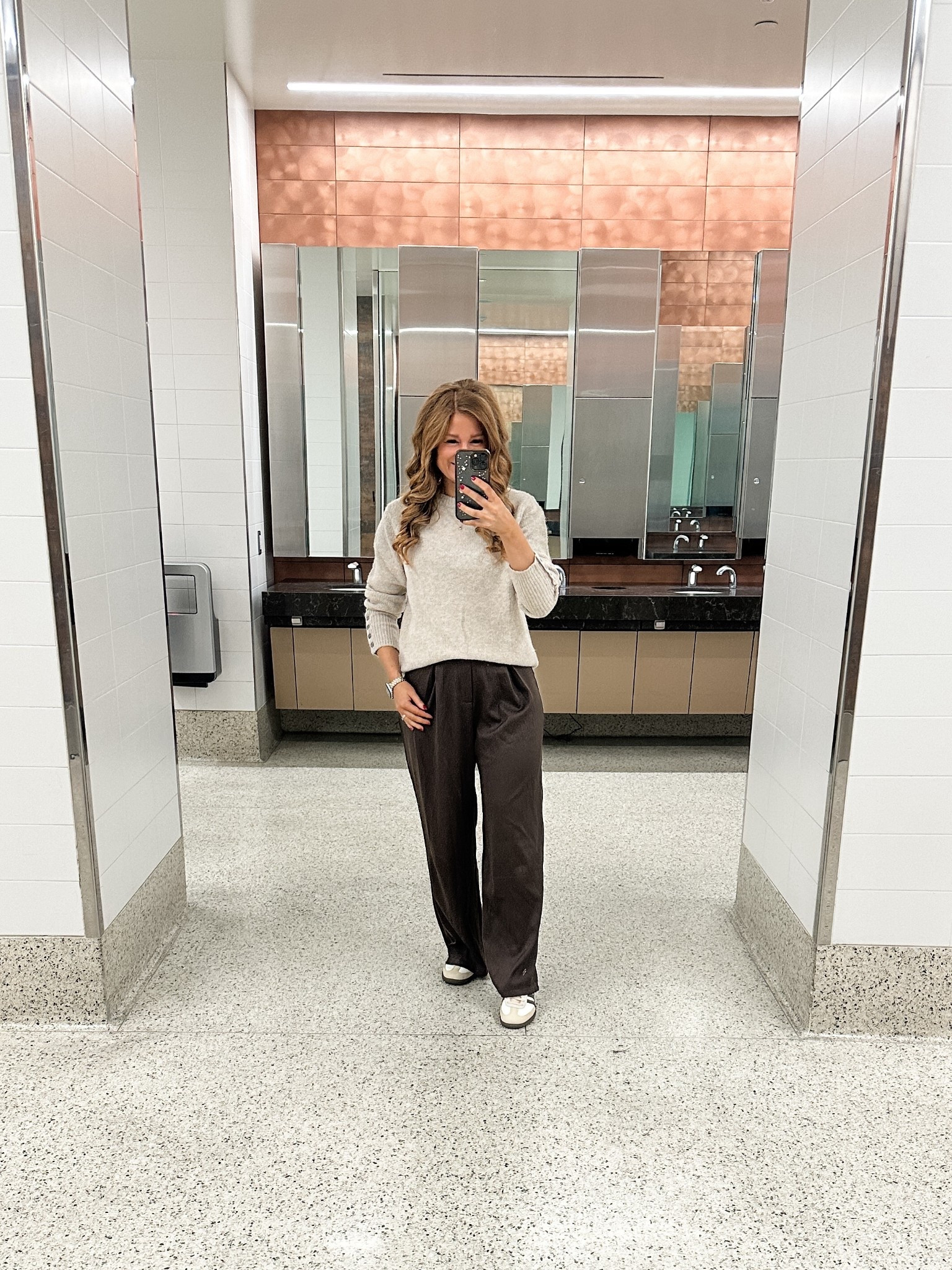 Airplane outfit // airport outfit // what to wear on a long flight // chocolate brown trousers // Amazon fashion //



#LTKootd #LTKTravel