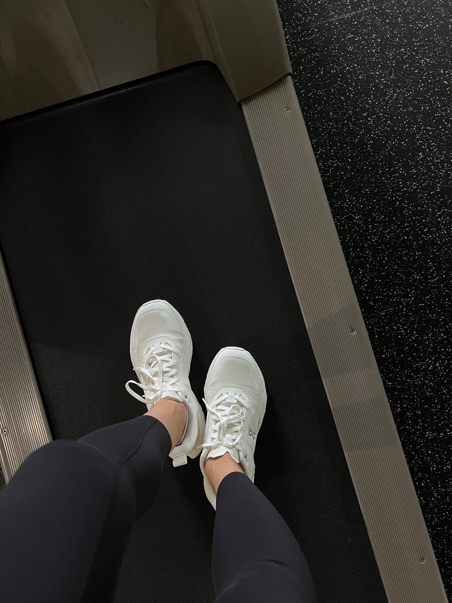 So excited about my new shoes from @on! They’re so comfortable ☁️
@nordstrom #Ad #NordstromPartner #Paidlink #On #DreamOn #workout #active #shoes #running #gym 
