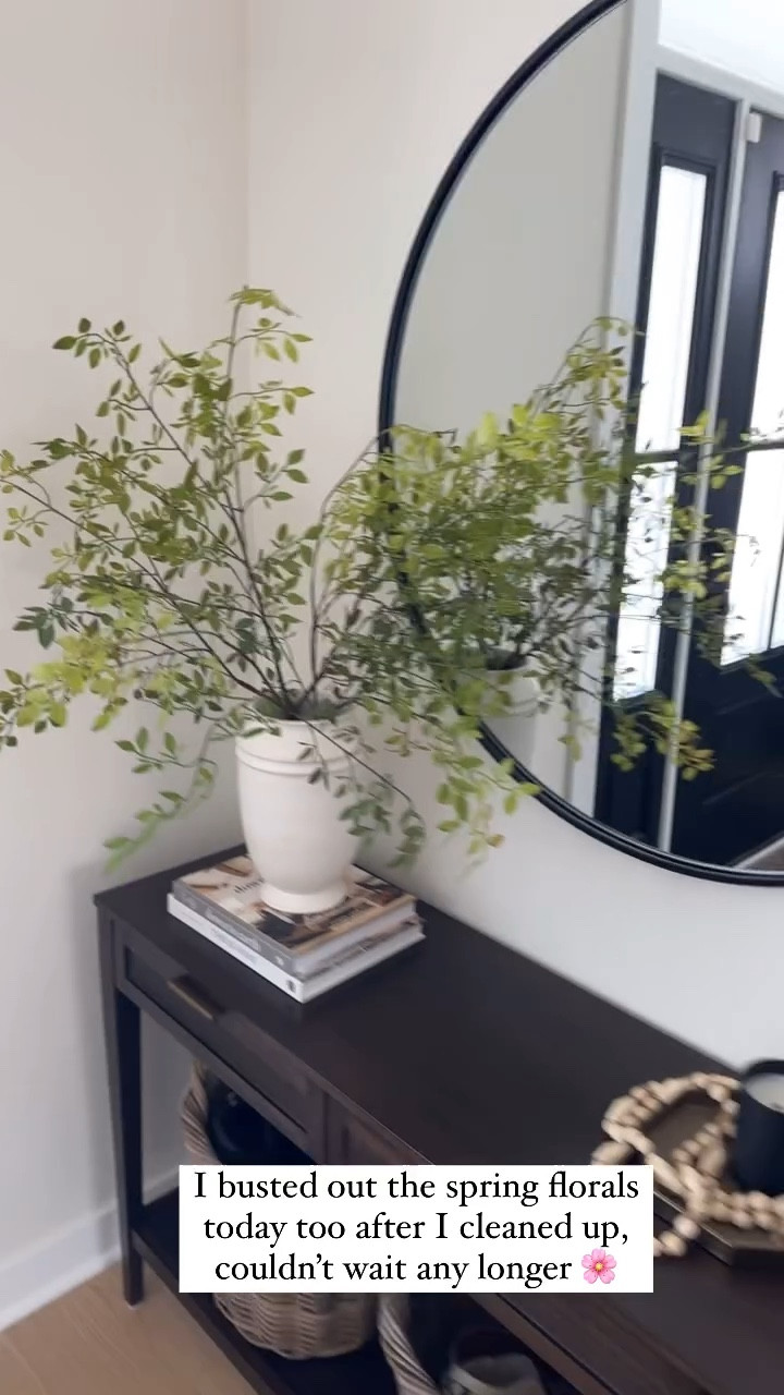 Linking up the faux florals I set out for spring! The first one on my coffee is old from Target, but I’ll link similar and other ones I love. 

The Etsy arrangement by Journey Decor is 3 white hydrangeas, 3 green hydrangeas, 3 cherry blossoms and 3 ash tree stems.  

Spring home decor / spring stems / affordable home decor 

#LTKfindsunder50 #LTKhome #LTKSeasonal