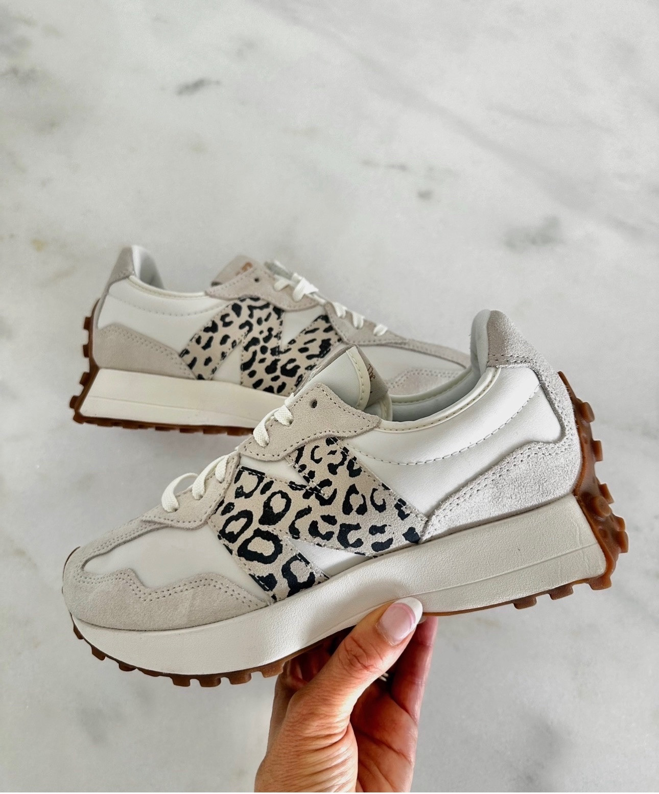 Restock my favorite balance 327 gift for her

#LTKFindsUnder100 #LTKOver40 #LTKHoliday