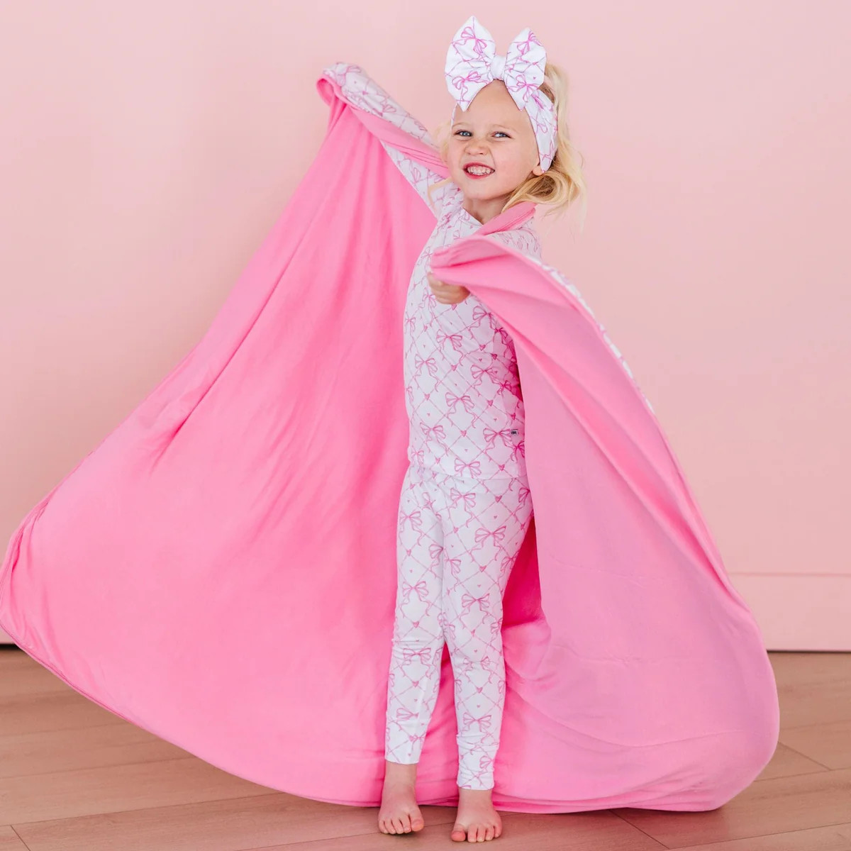 Take A Bow Bum Bum Blanket | Bums & Roses