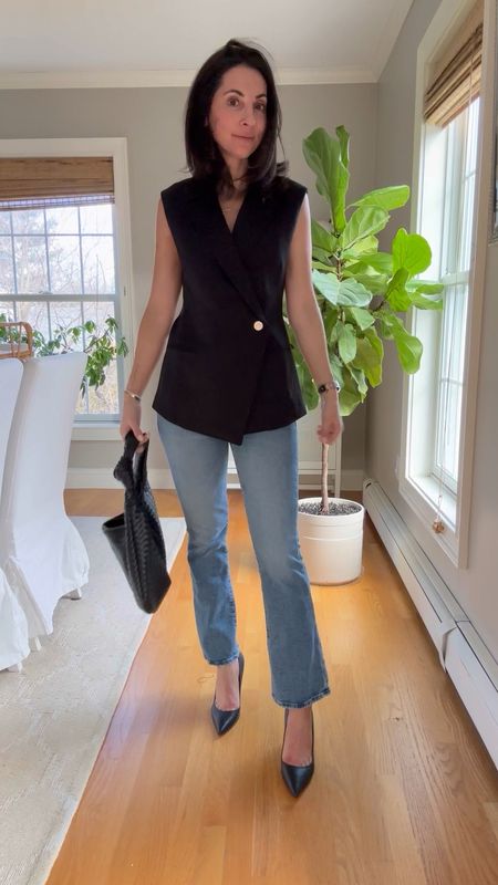 Xs in vest- use code:
Cocoxspanx 
Jeans/ sized up to 26
(Honestly I would stick with your regular size) 
Black pants/ xs regular - again use code: cocoxspanx 

#LTKstyletip #LTKover40 #LTKworkwear