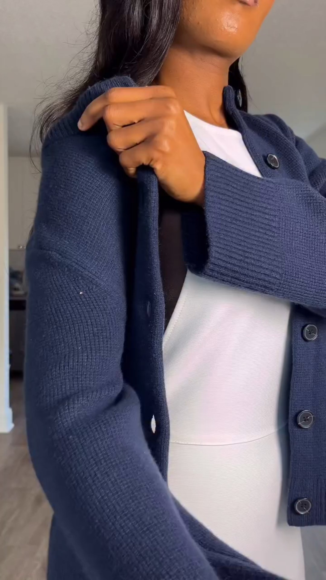 I think this ‘Sunday looks series’ is long overdue.

Outfit deets:
Cardigan - @aritzia Meraki Merino Wool Cardigan 
Bottom - @bellabarnett_brand (A dress worn as a skirt)
Shoes - @stevemadden Sedona heels (My favorite shoes)
Jewelry - @shopkhoi 
 .
.
.
.
#fashion #outfit #fall #falloutfit
Jet 2 holiday