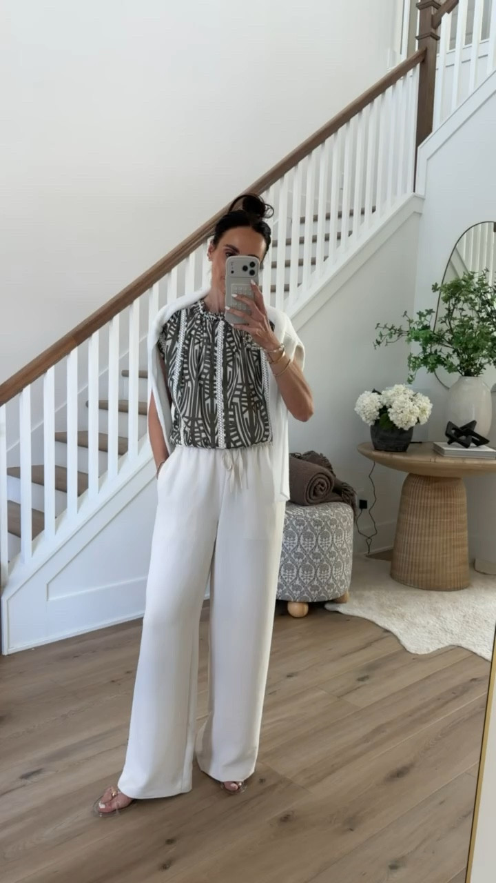 I'm wearing XS in top and linked
S in pants.

#LTKOver40 #LTKootd #LTKmomlife