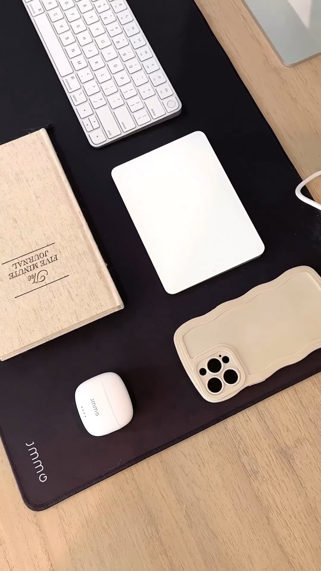 Cloffice organization must haves 🤍 whether you want to stream line your desk or your closet, this post has you covered. 🤍