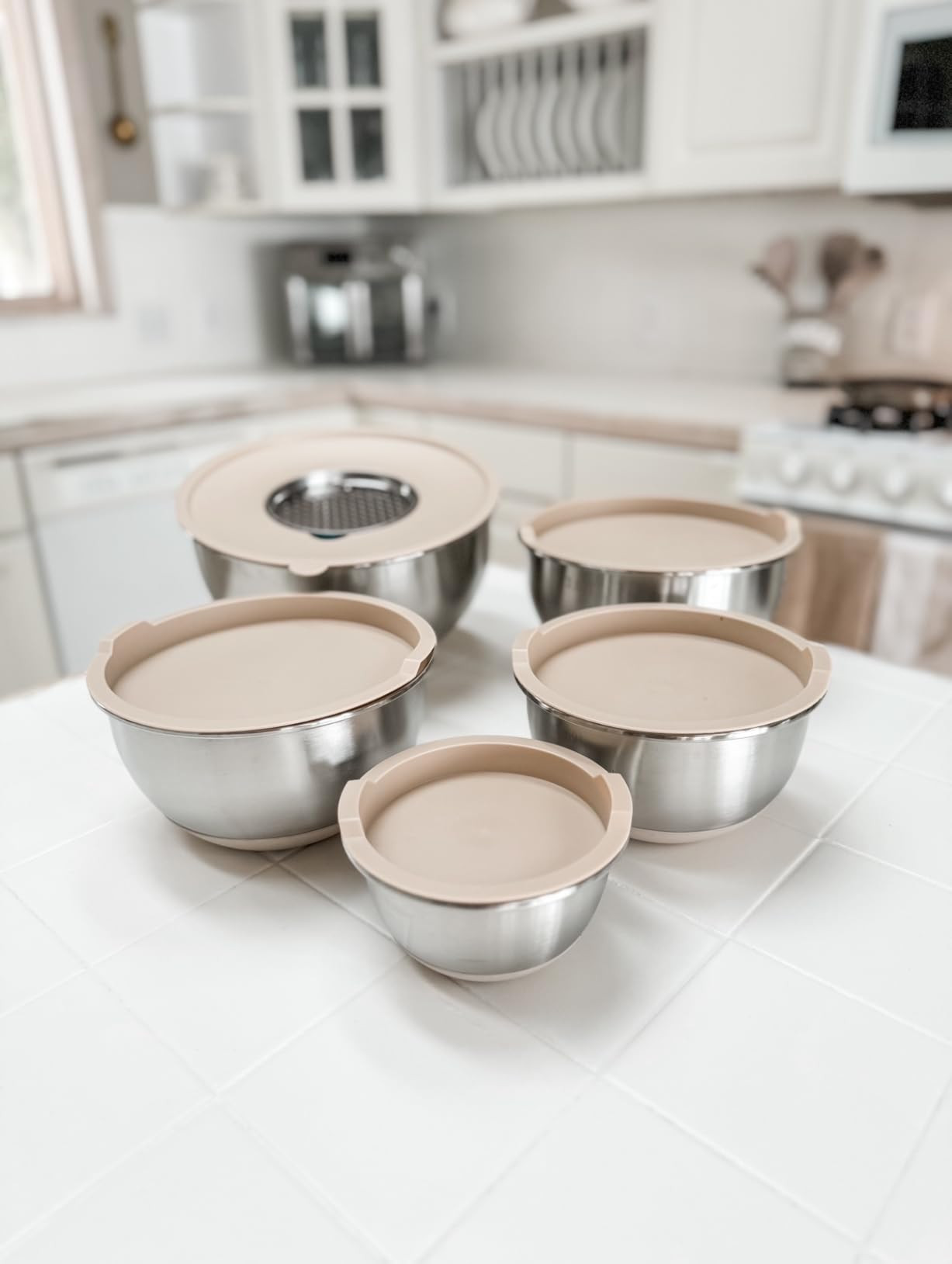 Wildone Mixing Bowls with Lids Set, 5PCS Stainless Steel Khaki Nesting Bowls with 3 Grater Attach... | Amazon (US)