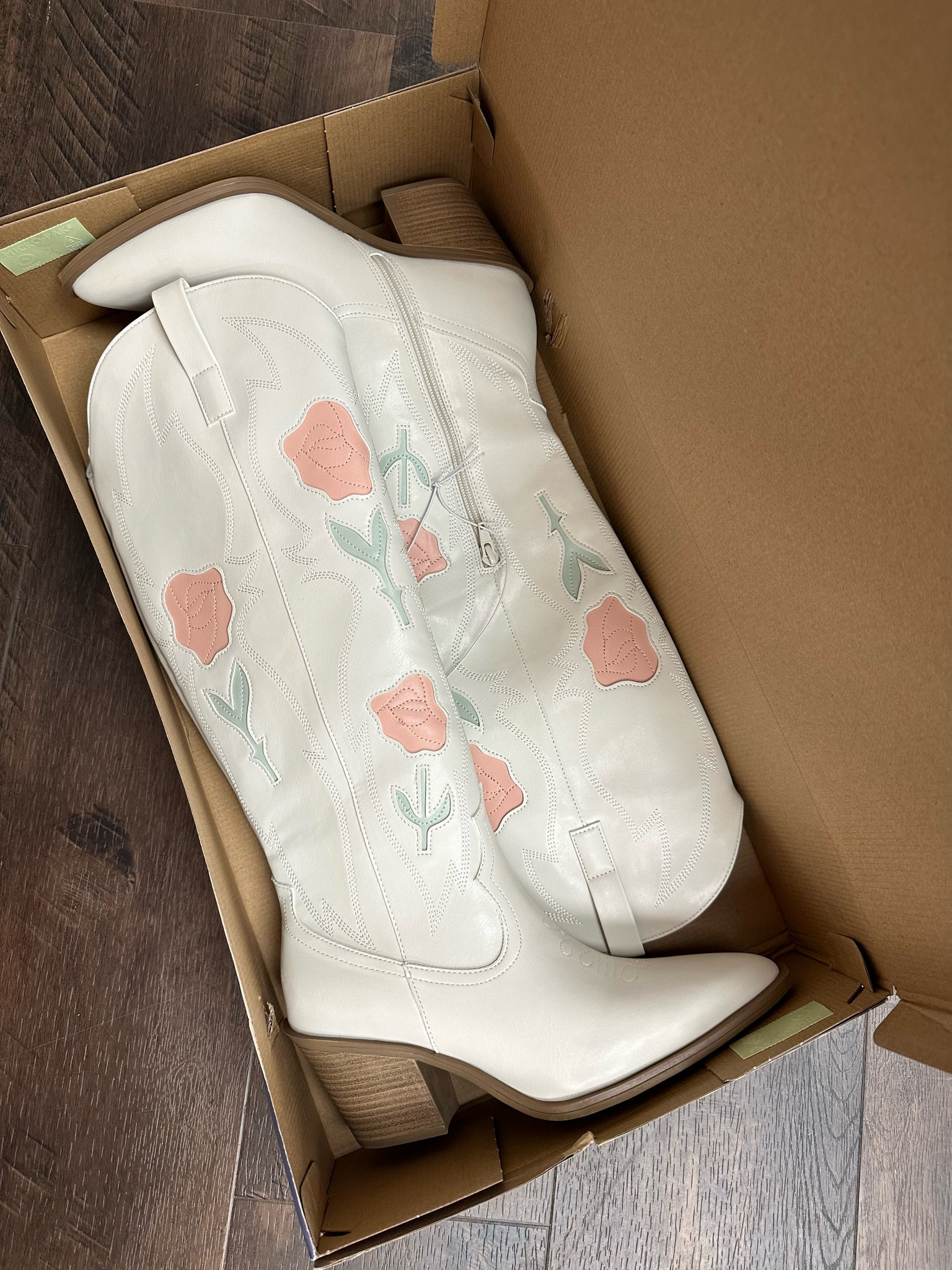 Petite Paloma inspired cowgirl boots!
And the price is too good!

#LTKStyleTip #LTKSaleAlert #LTKFindsUnder50