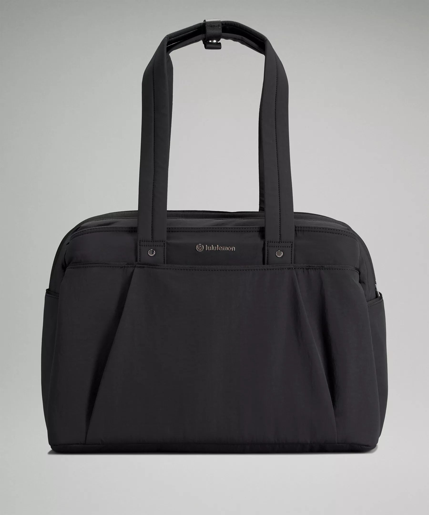 Throwback Triple-Zip Duffle Bag 25L *Online Only | Women's Bags,Purses,Wallets | lululemon | Lululemon (US)