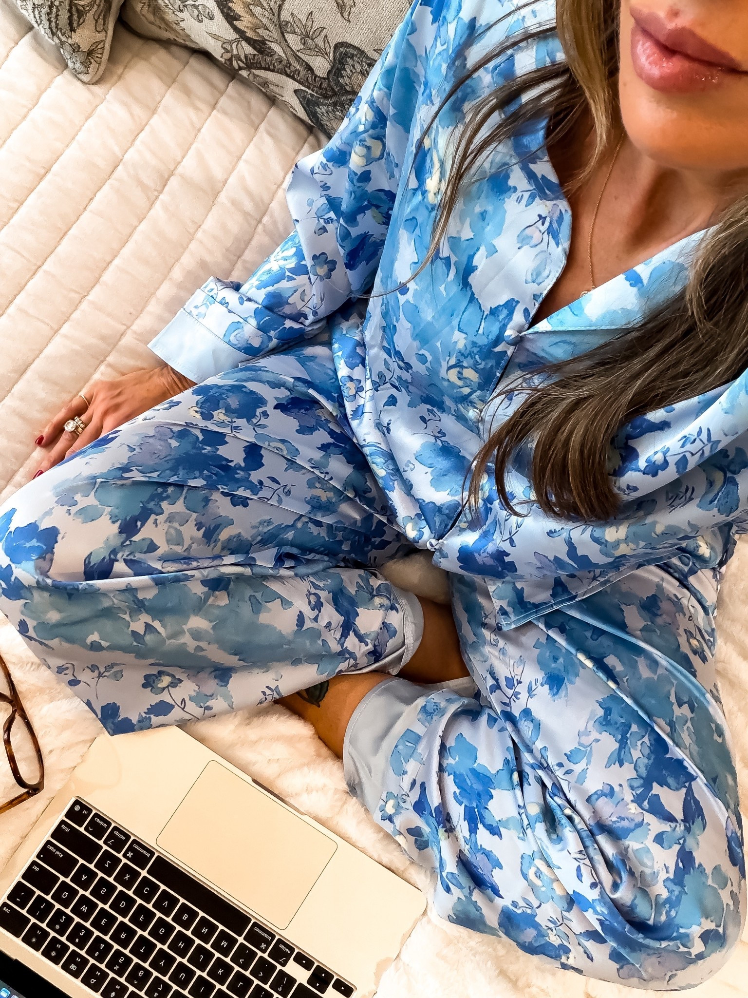 Amazon bougie Pjs
Size medium runs TTS
Look for less


#LTKOver40 #LTKMidsize #LTKgrwm