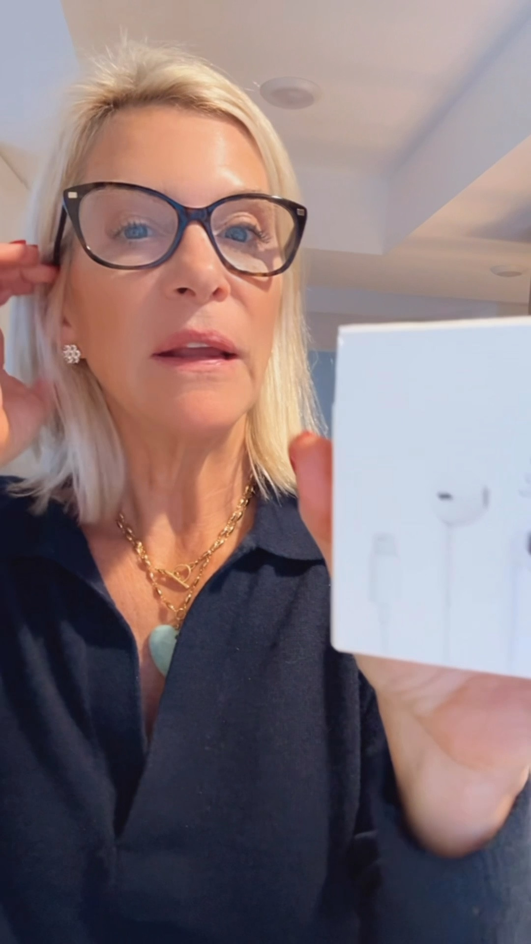 Ok so apparently we are supposed to go back to old school  ear phones vs the AirPods!  They’re apparently not good for us and all the athletes are going back to the originals.  I got mine!  They’re $18 bucks! 

@amazon #ad #founditonamazon #winterfavorites2025

#LTKFindsUnder50 #LTKGiftGuide #LTKSaleAlert