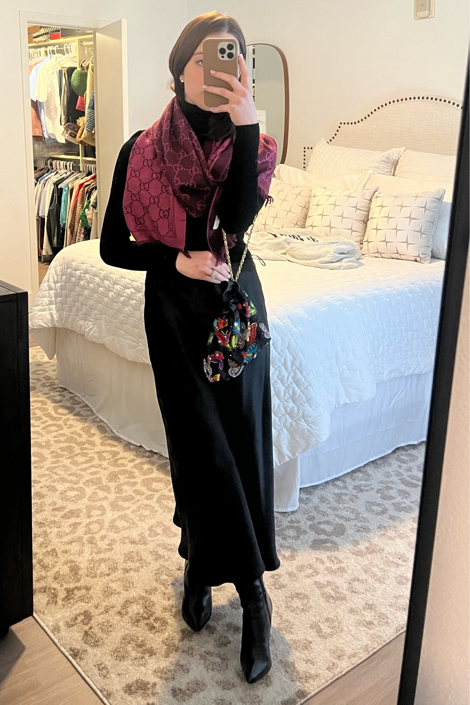 Night out in Fredericksburg 🖤 Midi Skirt is Zara but will link similar. 

#LTKsalealert #LTKfindsunder100 #LTKstyletip