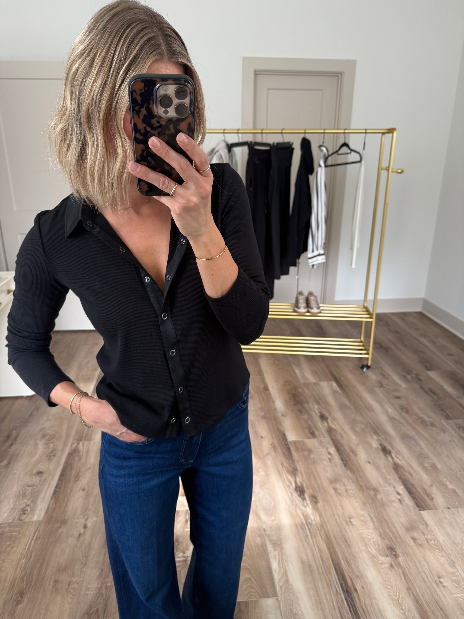 Mixed Media Collared Top, wearing sized down one in XS

@evereveofficial #everevepartner #everevestyle

#LTKootd #LTKOver40 #LTKFindsUnder100