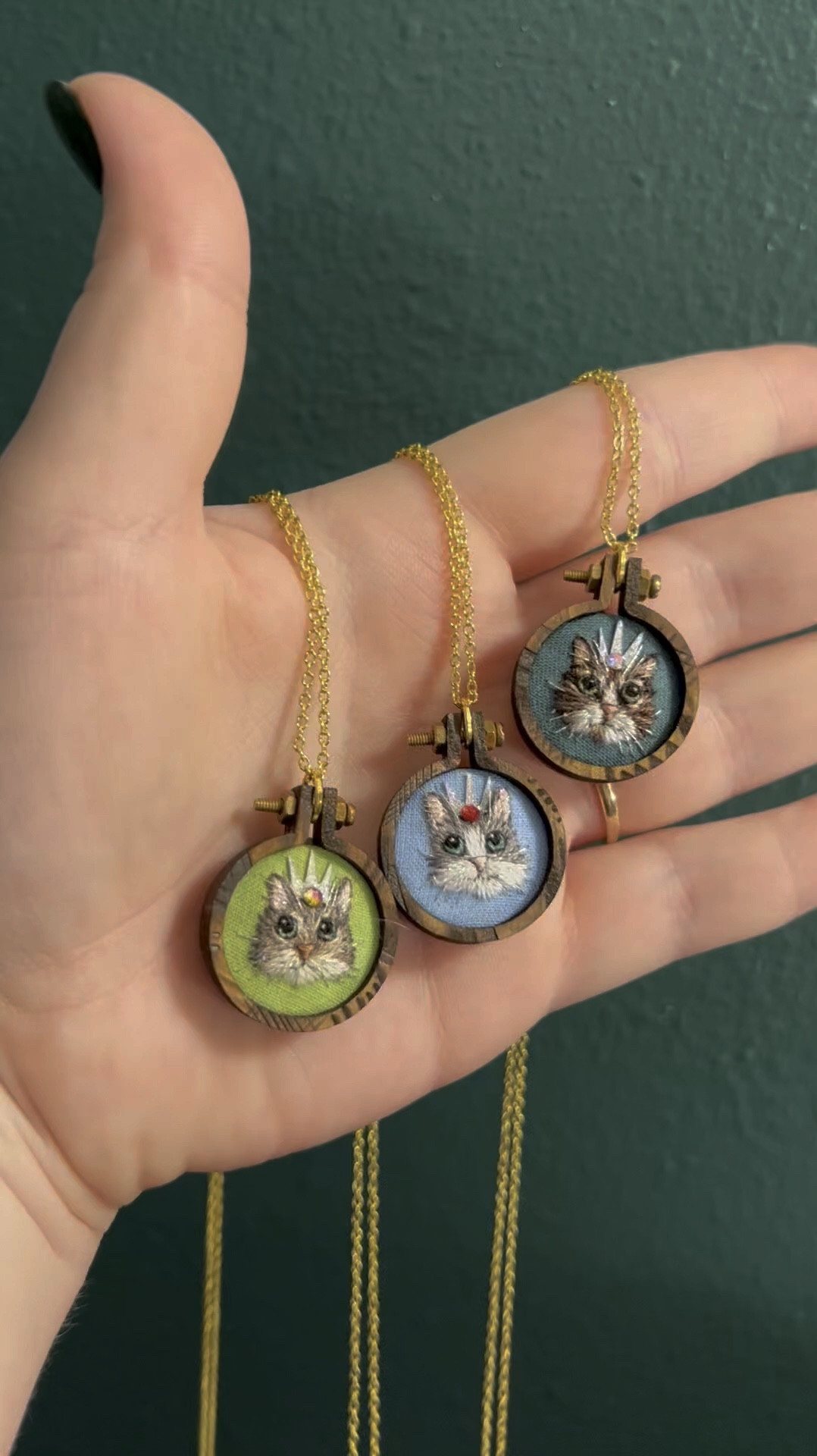 Pretty custom embroidery portraits for pet lovers! How great are these little cat embroideries? They’re so detailed and created by an artist on Etsy! Great gift idea for cat lovers 🐾💚😻

#LTKPets #LTKWatchNow #LTKGiftGuide
