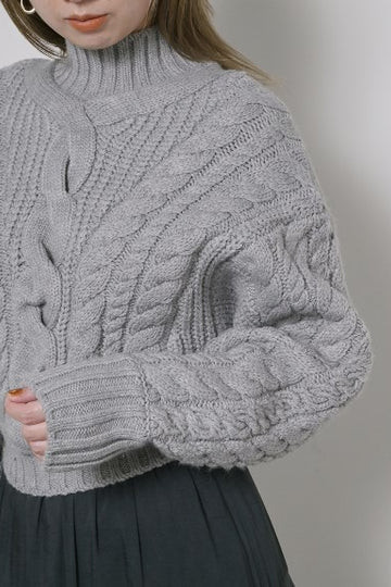 Semi Cropped Cable Knit Pullover | SNIDEL