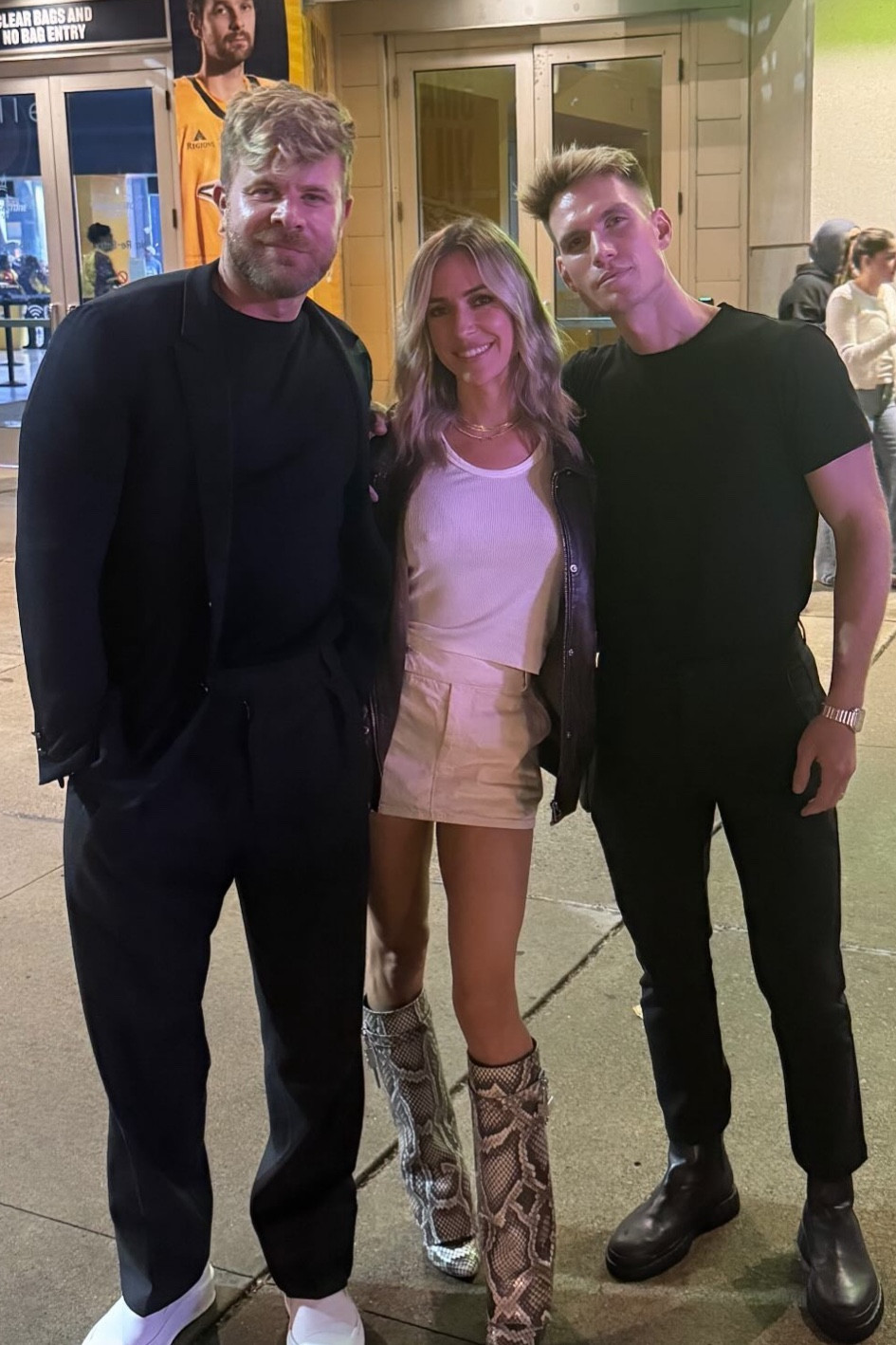 Kristin Cavallari’s skirt 

#LTKHoliday #LTKStyleTip #LTKOver40