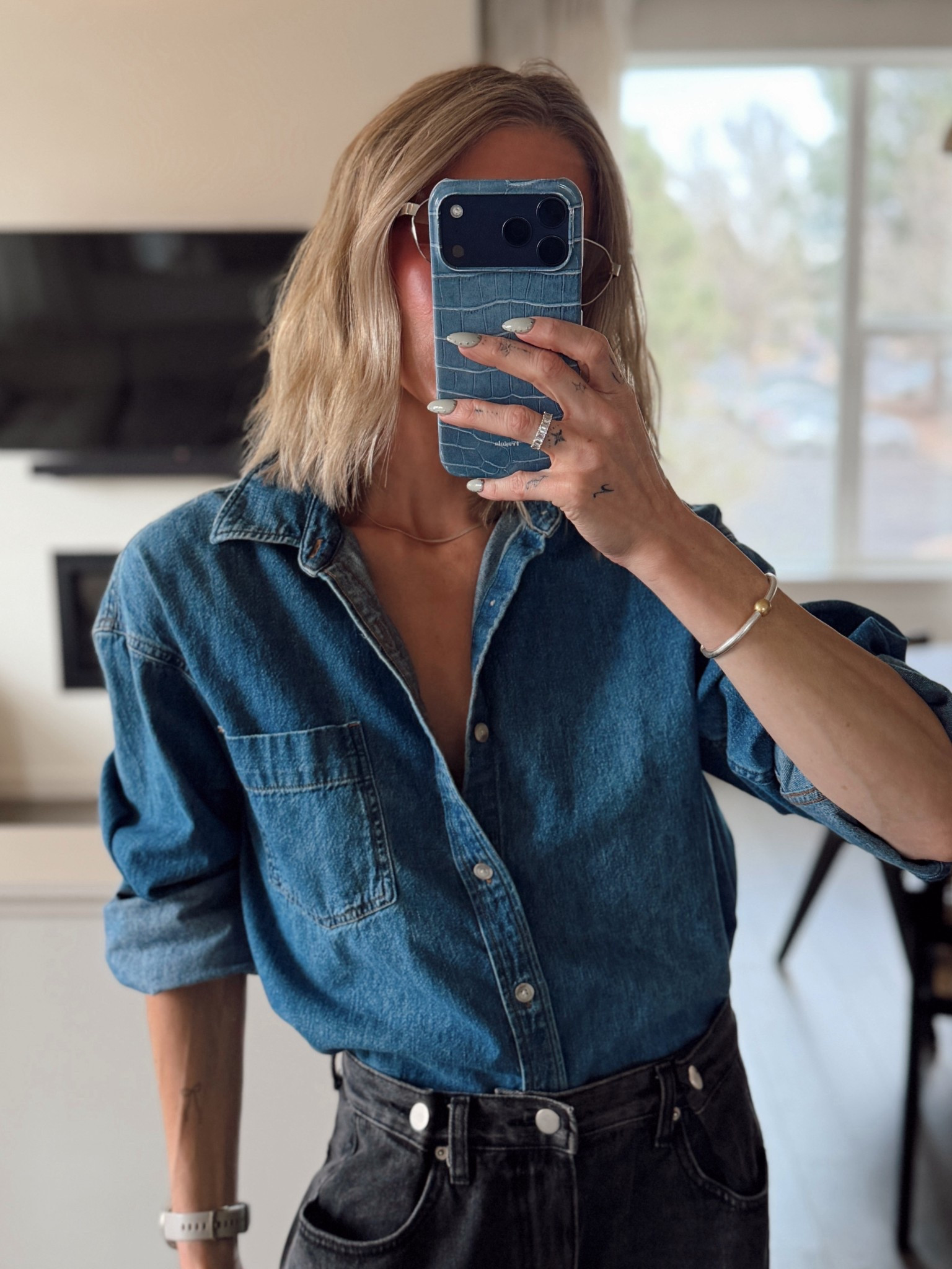 Best denim shirt

#LTKmorningroutine #LTKgrwm #LTKootd