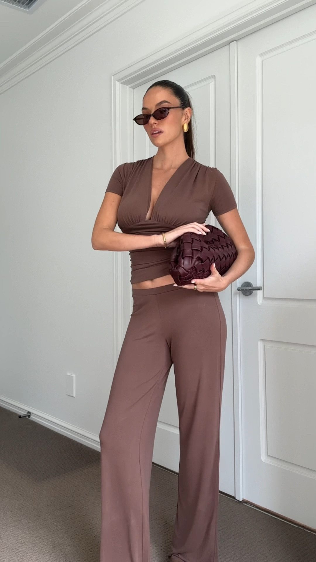 🤎 
Madison the label set 
Cattonon handbag 
Seed thongs 
Shevoke sunglasses 

#LTKaustralia #LTKspring