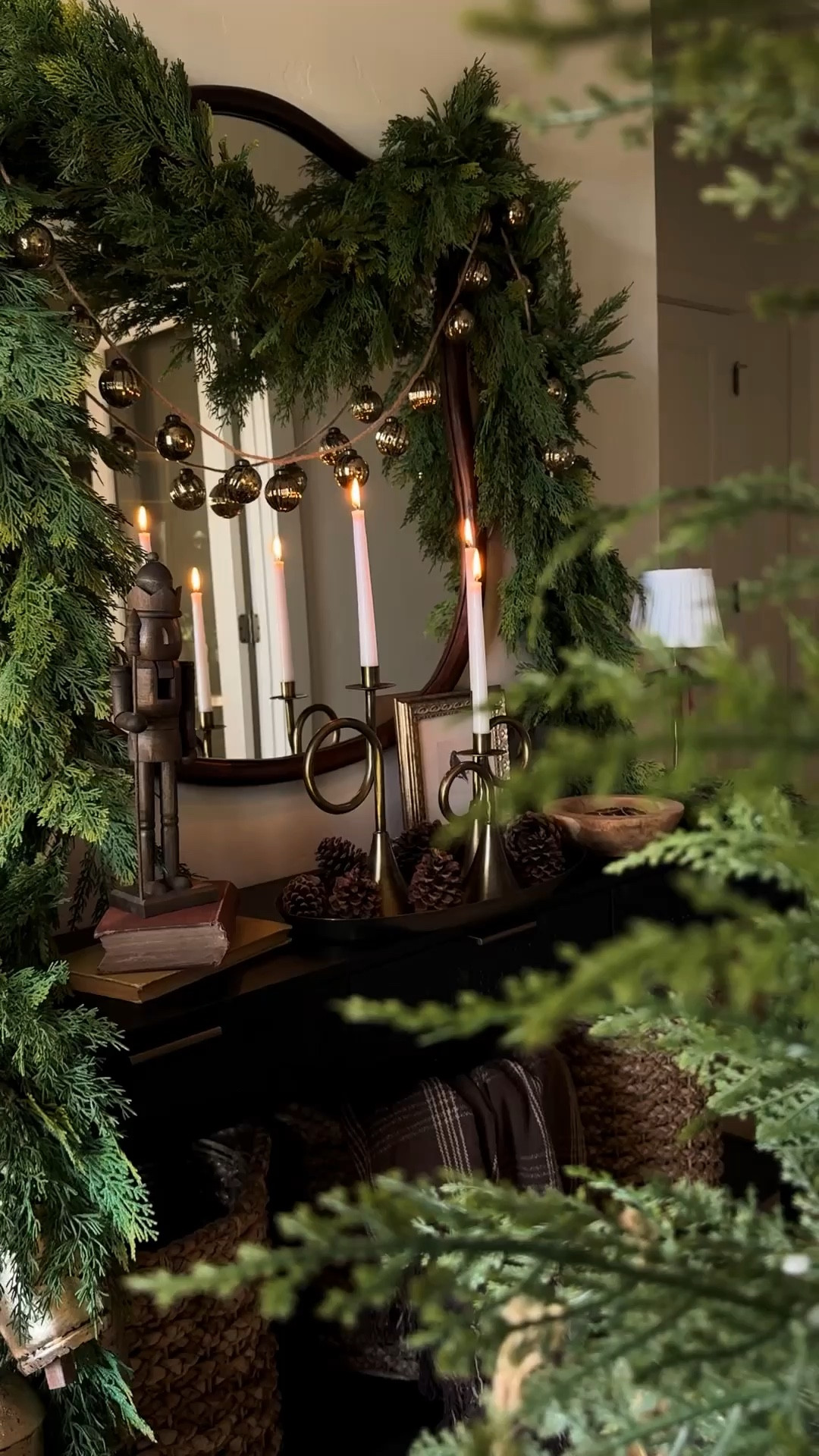 Christmas garland, Holiday, entryway, inspiration, holiday decor, Christmas greenery

#LTKHoliday #LTKVideo #LTKHome
