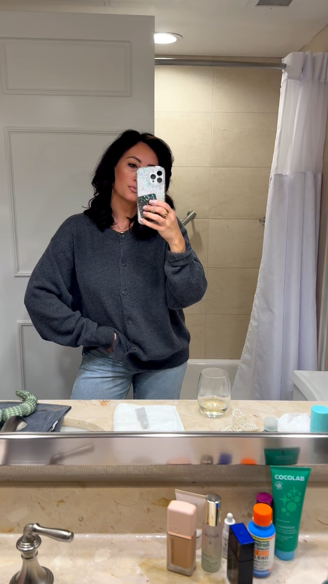Large sweater for an oversized fit // highlighter in shade social light 

#LTKootd #LTKFindsUnder50 #LTKgrwm