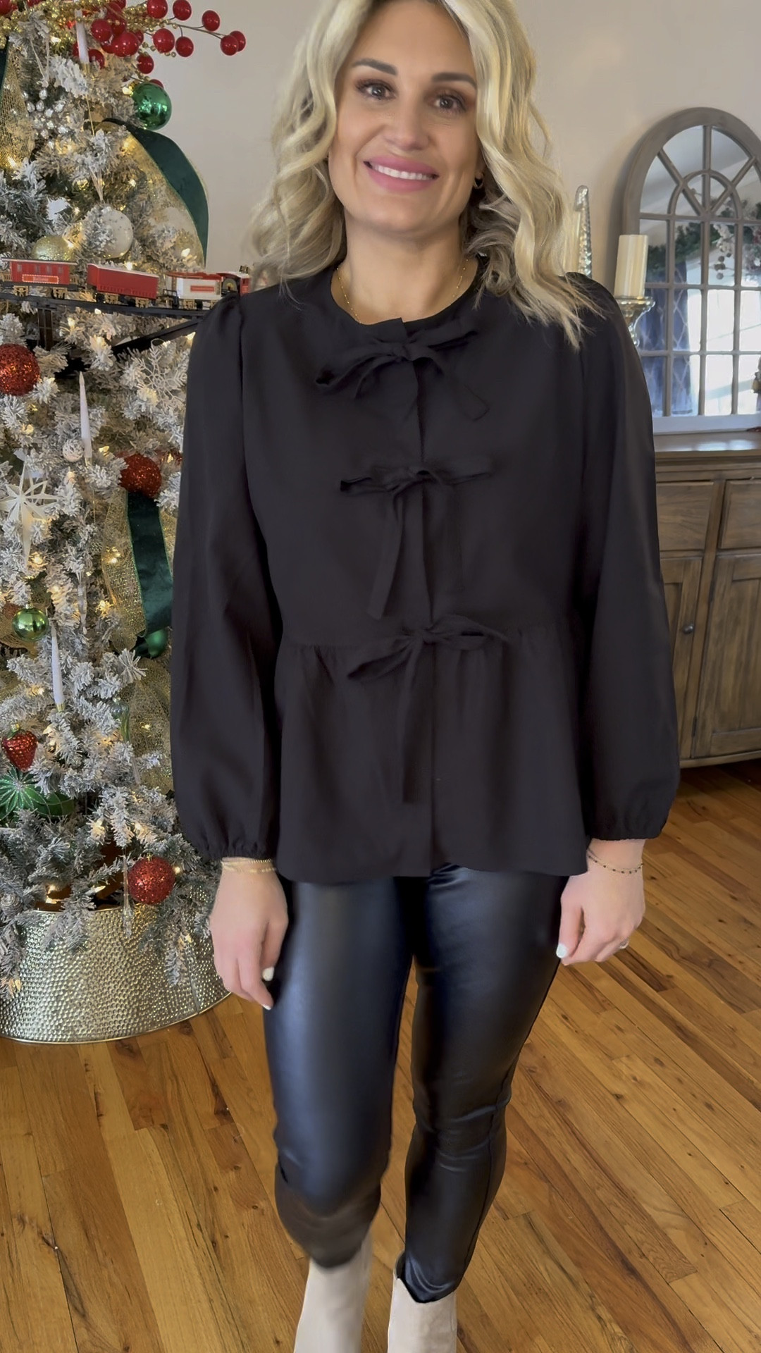 This is an adorable top!! Great for a mom’s night out, holiday party, or even a date night! 

Top: Medium 
Pleather Pants: Medium 

#LTKHoliday #LTKParties #LTKSeasonal