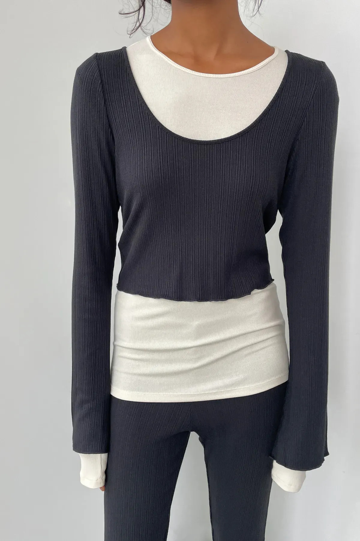 RIBBED ROUND NECK CROP LONG SLEEVE | OAK + FORT